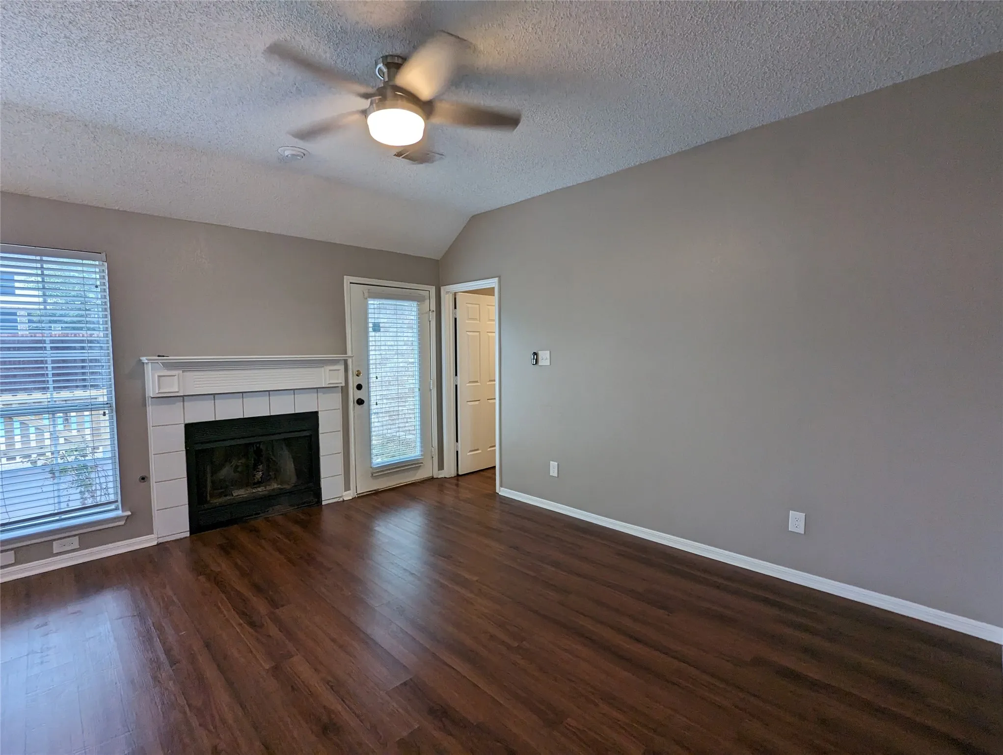 Single Family Residence For Rent in Dallas County , 2008 Valley Falls Avenue, Mesquite, Texas 75181, 3 Bedroom, 2 Bathroom, 2 Garage spaces, 1,674 Sqft, built in 1987, mls#21305288, Real Estate Agent in Mesquite, Homes For Rent in Dallas county, Homes For Rent in Mesquite, Realtor in Mesquite Texas, Real Estate Brokerage Independent Realty Texas, Luminita Cordes Realtor