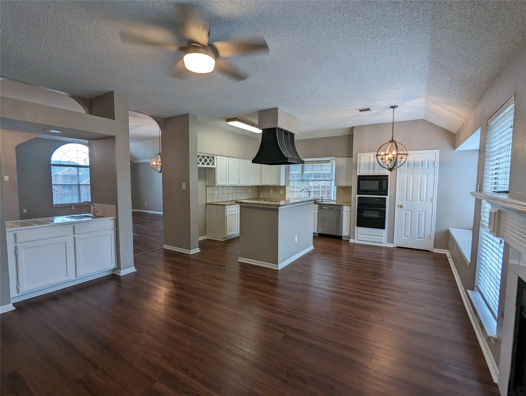 Single Family Residence For Rent in Dallas County , 2008 Valley Falls Avenue, Mesquite, Texas 75181, 3 Bedroom, 2 Bathroom, 2 Garage spaces, 1,674 Sqft, built in 1987, mls#21305288, Real Estate Agent in Mesquite, Homes For Rent in Dallas county, Homes For Rent in Mesquite, Realtor in Mesquite Texas, Real Estate Brokerage Independent Realty Texas, Luminita Cordes Realtor