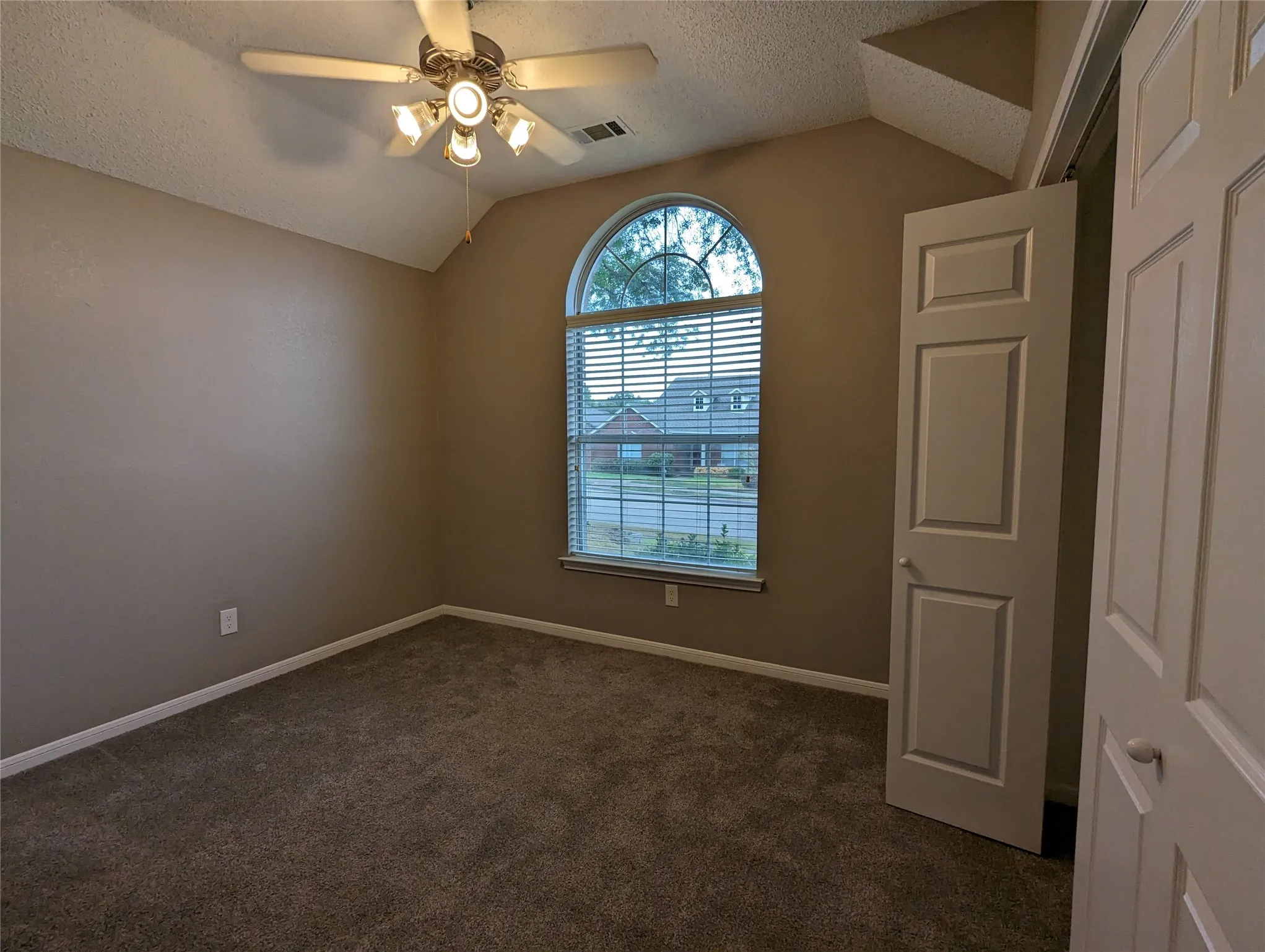 Single Family Residence For Rent in Dallas County , 2008 Valley Falls Avenue, Mesquite, Texas 75181, 3 Bedroom, 2 Bathroom, 2 Garage spaces, 1,674 Sqft, built in 1987, mls#21305288, Real Estate Agent in Mesquite, Homes For Rent in Dallas county, Homes For Rent in Mesquite, Realtor in Mesquite Texas, Real Estate Brokerage Independent Realty Texas, Luminita Cordes Realtor