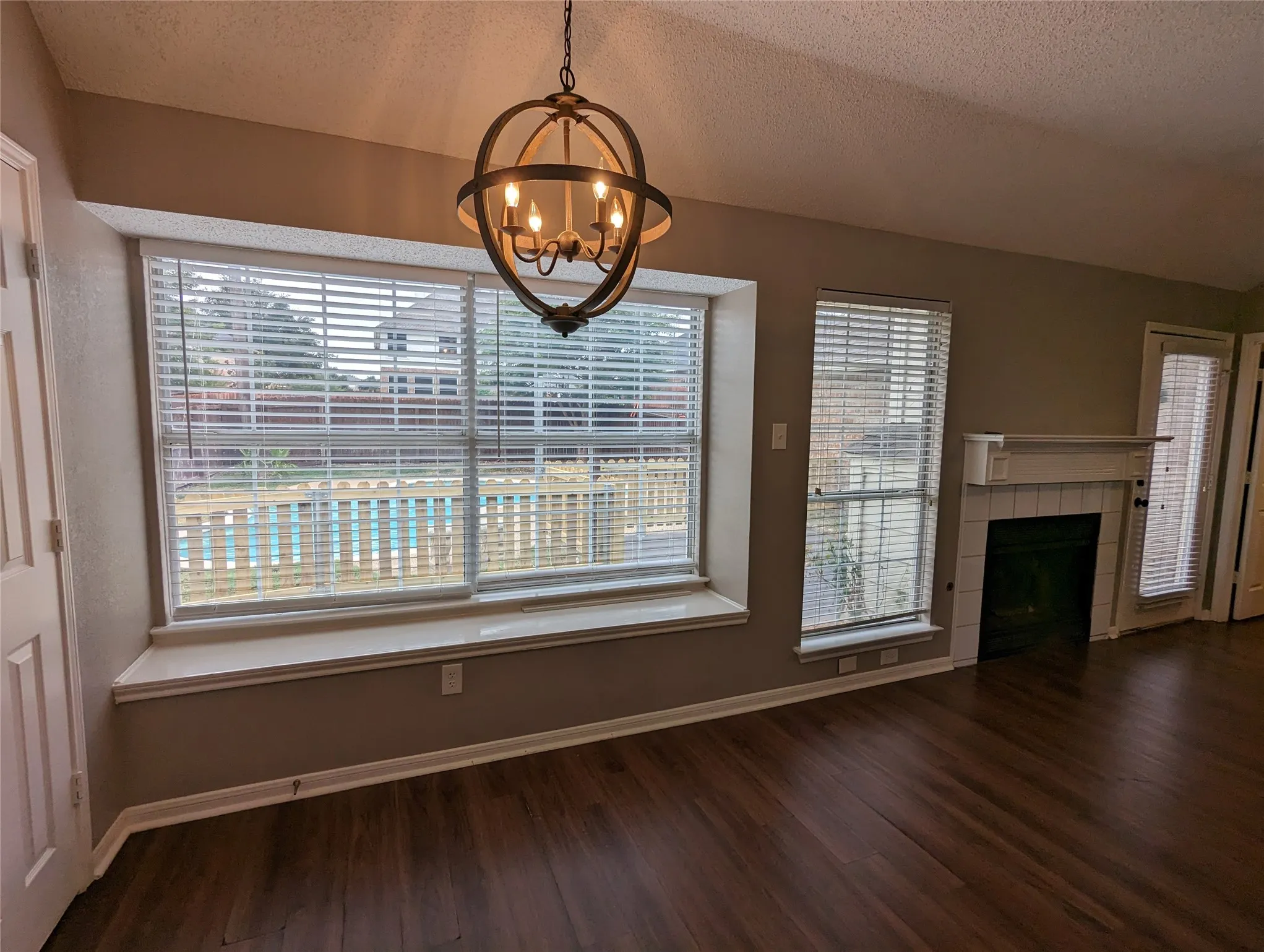 Single Family Residence For Rent in Dallas County , 2008 Valley Falls Avenue, Mesquite, Texas 75181, 3 Bedroom, 2 Bathroom, 2 Garage spaces, 1,674 Sqft, built in 1987, mls#21305288, Real Estate Agent in Mesquite, Homes For Rent in Dallas county, Homes For Rent in Mesquite, Realtor in Mesquite Texas, Real Estate Brokerage Independent Realty Texas, Luminita Cordes Realtor