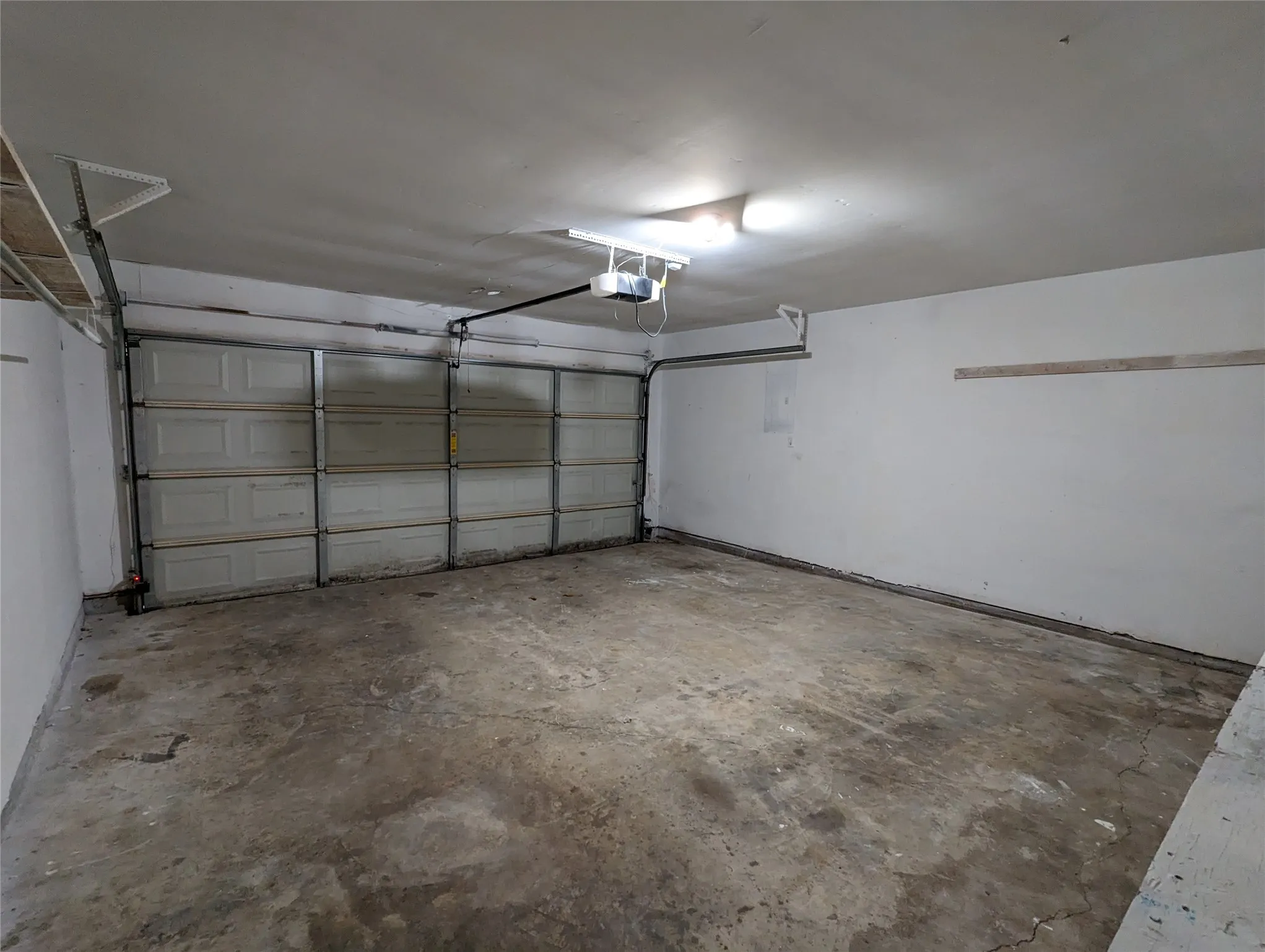 Single Family Residence For Rent in Dallas County , 2008 Valley Falls Avenue, Mesquite, Texas 75181, 3 Bedroom, 2 Bathroom, 2 Garage spaces, 1,674 Sqft, built in 1987, mls#21305288, Real Estate Agent in Mesquite, Homes For Rent in Dallas county, Homes For Rent in Mesquite, Realtor in Mesquite Texas, Real Estate Brokerage Independent Realty Texas, Luminita Cordes Realtor