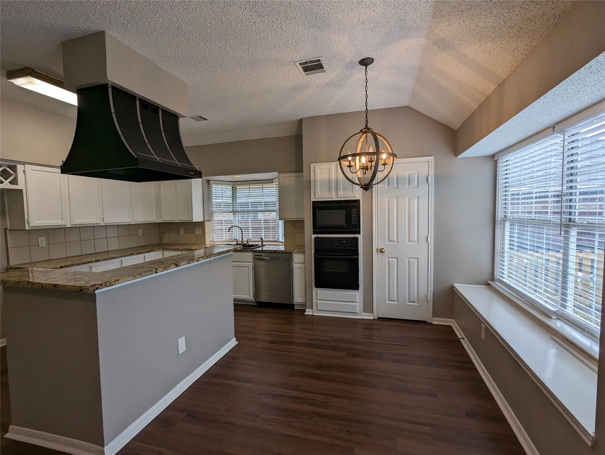 Single Family Residence For Rent in Dallas County , 2008 Valley Falls Avenue, Mesquite, Texas 75181, 3 Bedroom, 2 Bathroom, 2 Garage spaces, 1,674 Sqft, built in 1987, mls#21305288, Real Estate Agent in Mesquite, Homes For Rent in Dallas county, Homes For Rent in Mesquite, Realtor in Mesquite Texas, Real Estate Brokerage Independent Realty Texas, Luminita Cordes Realtor