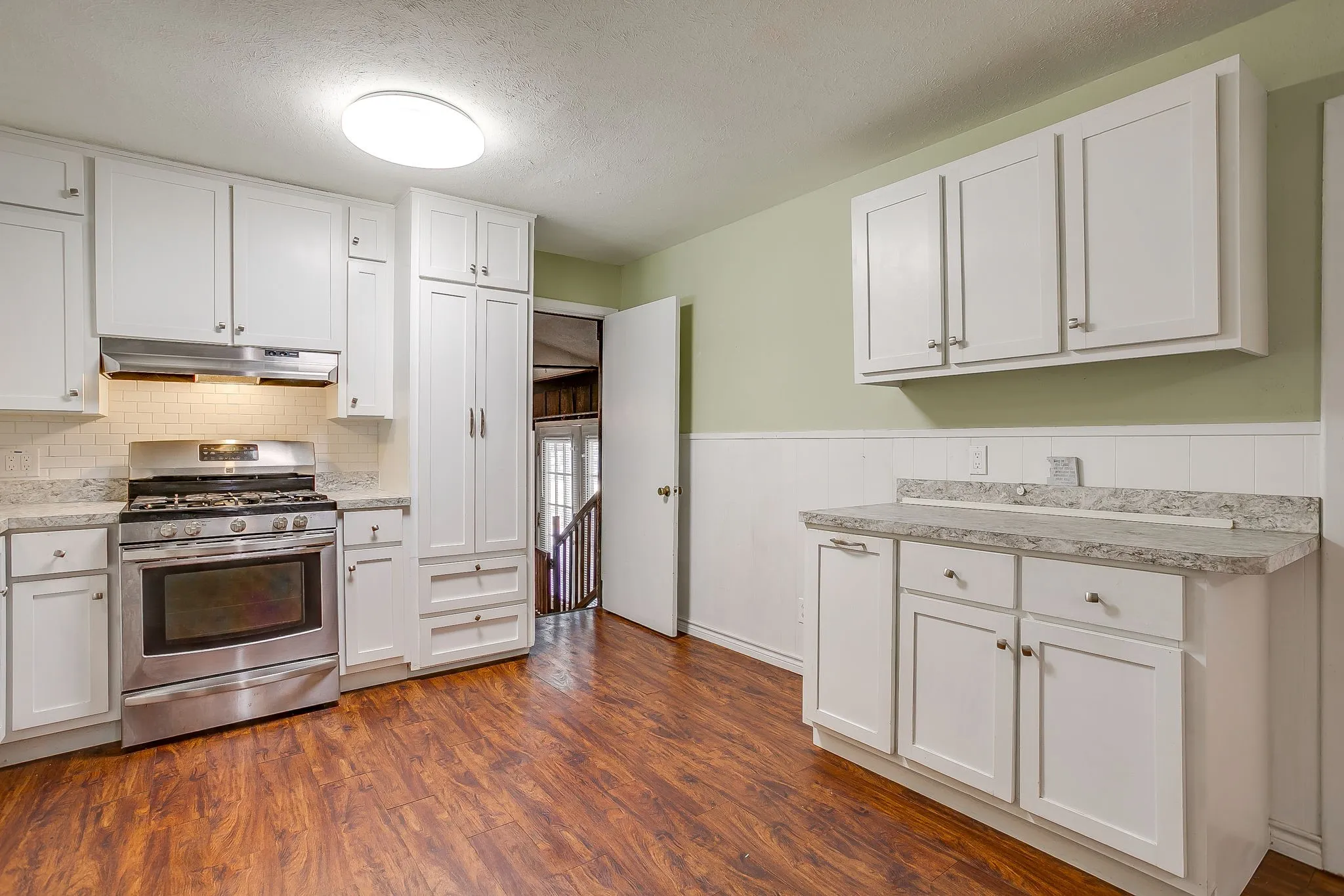 Single Family Residence For Sale in Parker County , 302 Case Street, Weatherford, Texas 76086, 3 Bedroom, 2 Bathroom, Garage spaces, 1,714 Sqft, built in 1960, mls#21305305, Real Estate Agent in Weatherford, Homes For Sale in Parker county, Homes For Sale in Weatherford, Realtor in Weatherford Texas, Real Estate Brokerage Independent Realty Texas, Luminita Cordes Realtor
