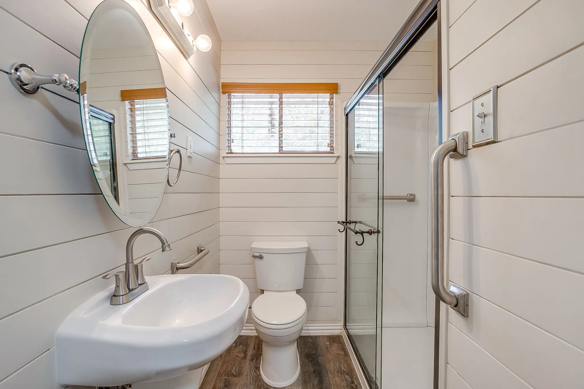 Single Family Residence For Sale in Parker County , 302 Case Street, Weatherford, Texas 76086, 3 Bedroom, 2 Bathroom, Garage spaces, 1,714 Sqft, built in 1960, mls#21305305, Real Estate Agent in Weatherford, Homes For Sale in Parker county, Homes For Sale in Weatherford, Realtor in Weatherford Texas, Real Estate Brokerage Independent Realty Texas, Luminita Cordes Realtor
