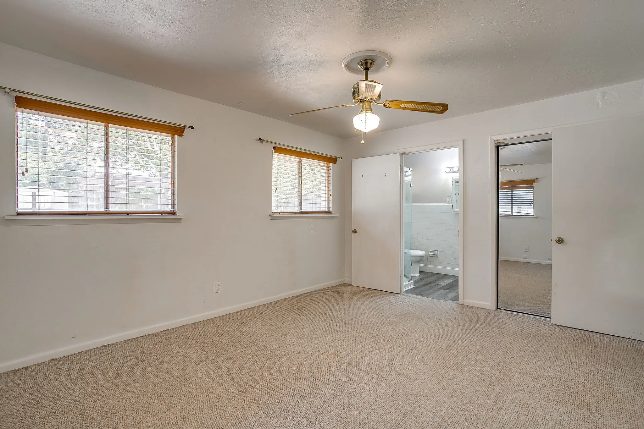Single Family Residence For Sale in Parker County , 302 Case Street, Weatherford, Texas 76086, 3 Bedroom, 2 Bathroom, Garage spaces, 1,714 Sqft, built in 1960, mls#21305305, Real Estate Agent in Weatherford, Homes For Sale in Parker county, Homes For Sale in Weatherford, Realtor in Weatherford Texas, Real Estate Brokerage Independent Realty Texas, Luminita Cordes Realtor