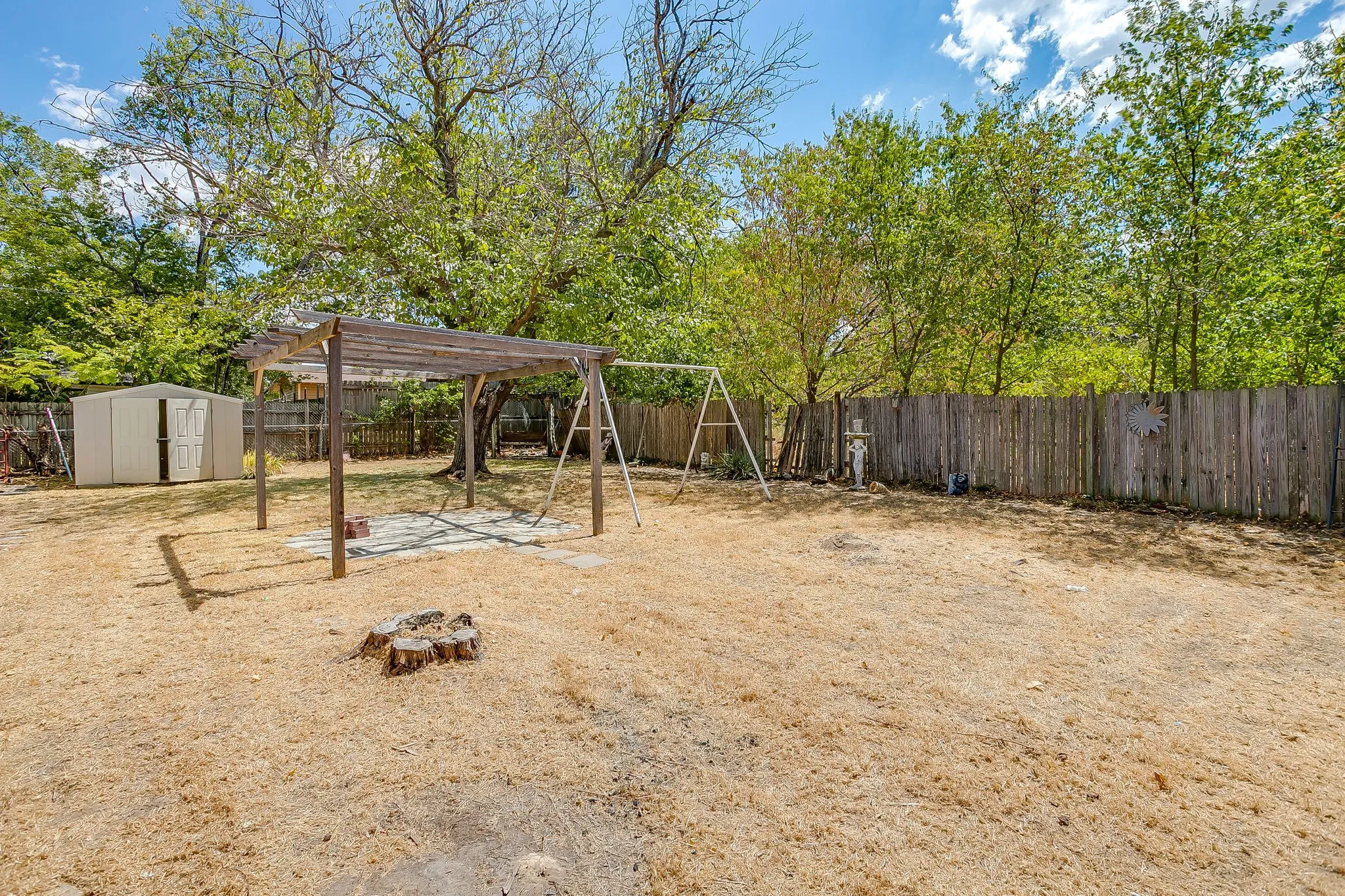 Single Family Residence For Sale in Parker County , 302 Case Street, Weatherford, Texas 76086, 3 Bedroom, 2 Bathroom, Garage spaces, 1,714 Sqft, built in 1960, mls#21305305, Real Estate Agent in Weatherford, Homes For Sale in Parker county, Homes For Sale in Weatherford, Realtor in Weatherford Texas, Real Estate Brokerage Independent Realty Texas, Luminita Cordes Realtor