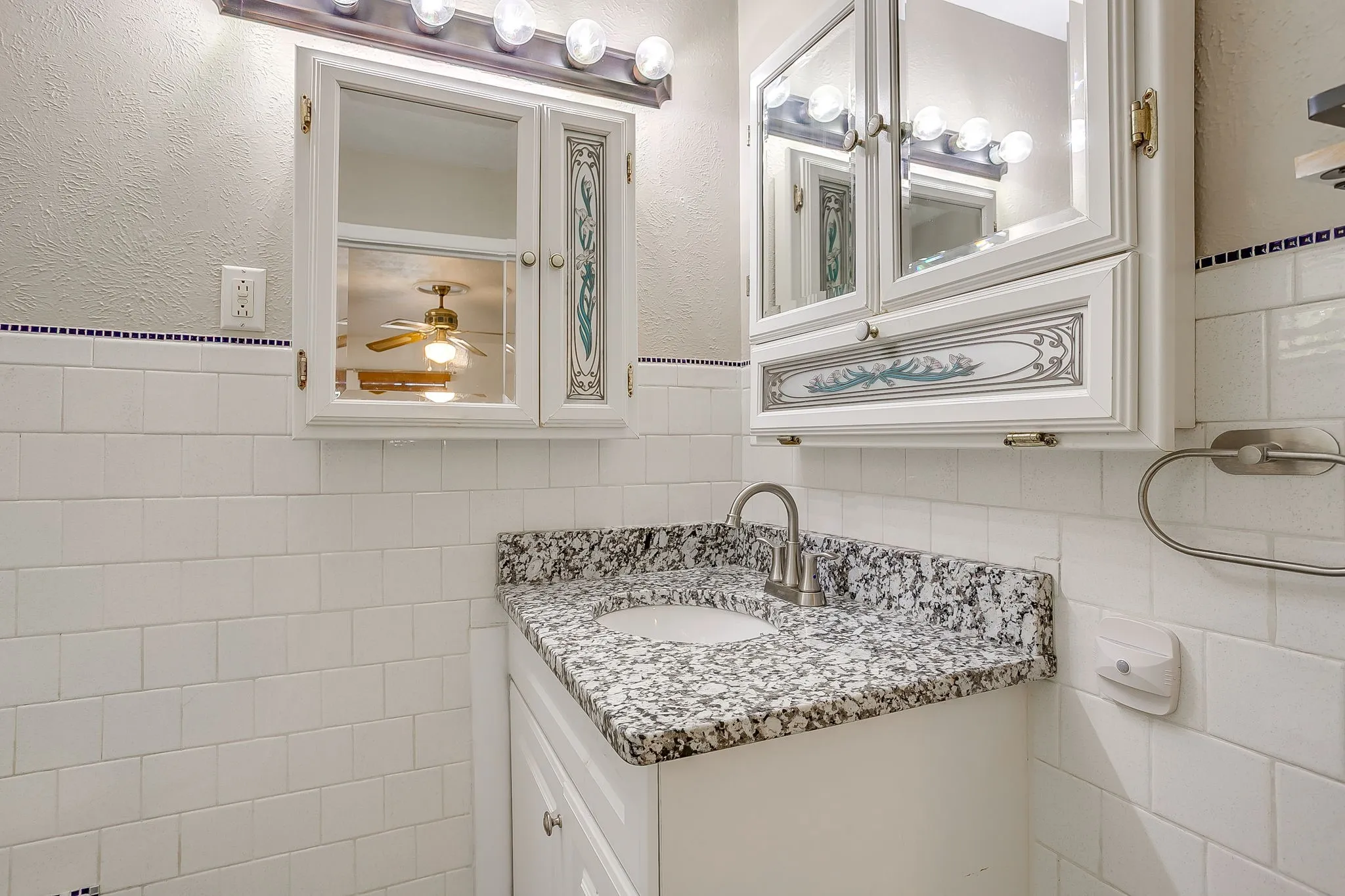 Single Family Residence For Sale in Parker County , 302 Case Street, Weatherford, Texas 76086, 3 Bedroom, 2 Bathroom, Garage spaces, 1,714 Sqft, built in 1960, mls#21305305, Real Estate Agent in Weatherford, Homes For Sale in Parker county, Homes For Sale in Weatherford, Realtor in Weatherford Texas, Real Estate Brokerage Independent Realty Texas, Luminita Cordes Realtor