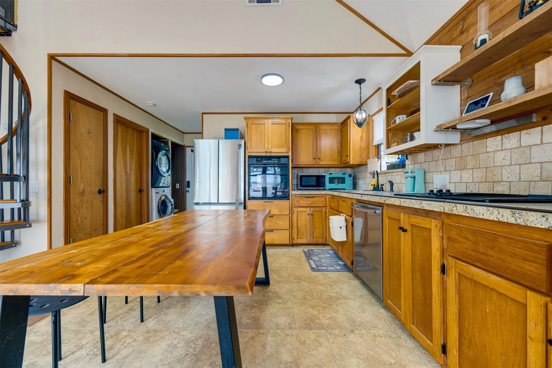 Single Family Residence For Sale in Henderson County , 4737 Sunrise Drive, Chandler, Texas 75758, 2 Bedroom, 2 Bathroom, Garage spaces, 816 Sqft, built in 1999, mls#21305020, Real Estate Agent in Chandler, Homes For Sale in Henderson county, Homes For Sale in Chandler, Realtor in Chandler Texas, Real Estate Brokerage Independent Realty Texas, Luminita Cordes Realtor