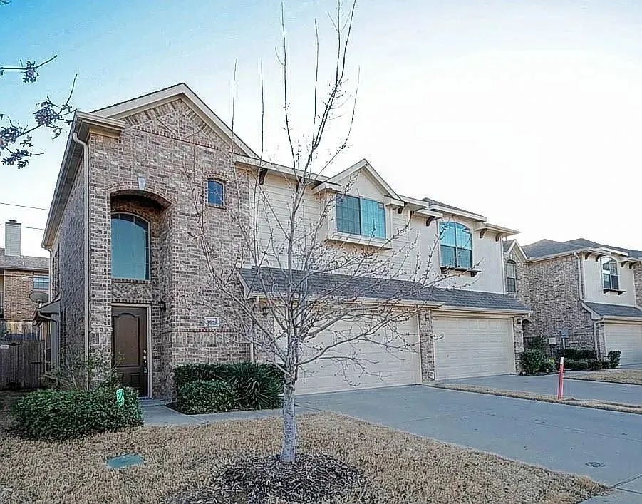 Townhouse For Rent in Dallas County , 3652 vienna Street, Irving, Texas 75038, 3 Bedroom, 4 Bathroom, 2 Garage spaces, 1,817 Sqft, built in 2010, mls#21305311, Real Estate Agent in Irving, Homes For Rent in Dallas county, Homes For Rent in Irving, Realtor in Irving Texas, Real Estate Brokerage Independent Realty Texas, Luminita Cordes Realtor