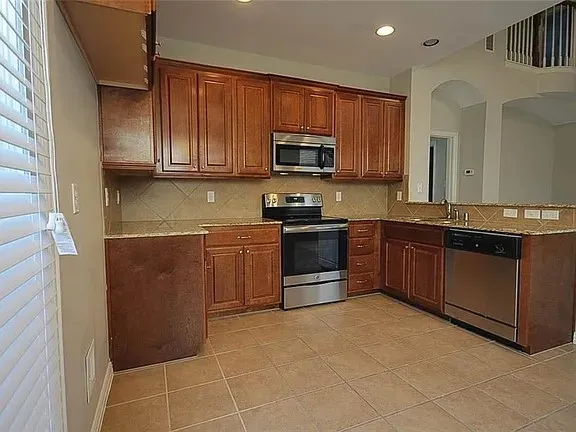 Townhouse For Rent in Dallas County , 3652 vienna Street, Irving, Texas 75038, 3 Bedroom, 4 Bathroom, 2 Garage spaces, 1,817 Sqft, built in 2010, mls#21305311, Real Estate Agent in Irving, Homes For Rent in Dallas county, Homes For Rent in Irving, Realtor in Irving Texas, Real Estate Brokerage Independent Realty Texas, Luminita Cordes Realtor