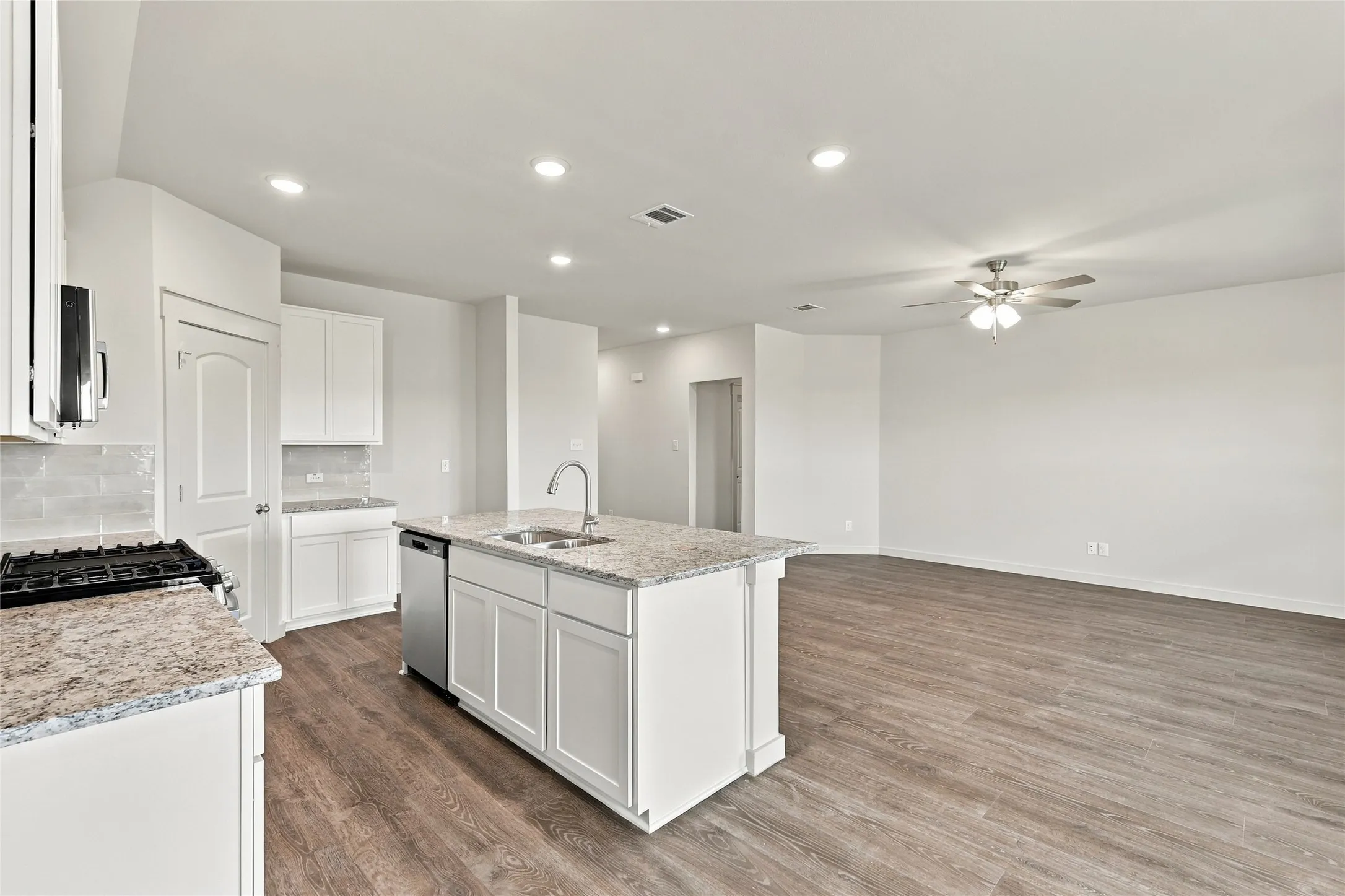 Single Family Residence For Sale in Collin County , 218 Morningside Drive, Josephine, Texas 75442, 3 Bedroom, 2 Bathroom, 2 Garage spaces, 1,606 Sqft, built in 2026, mls#21290100, Real Estate Agent in Josephine, Homes For Sale in Collin county, Homes For Sale in Josephine, Realtor in Josephine Texas, Real Estate Brokerage Independent Realty Texas, Luminita Cordes Realtor