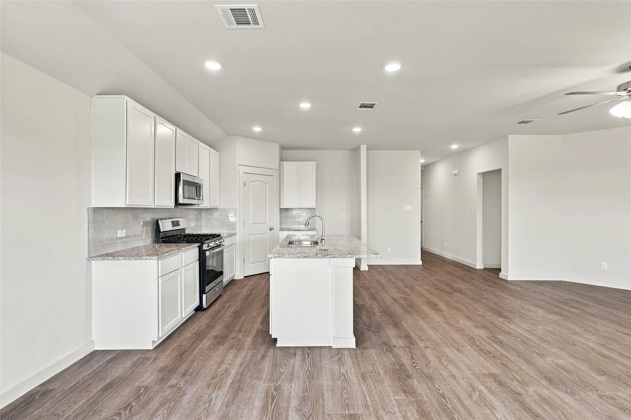 Single Family Residence For Sale in Collin County , 218 Morningside Drive, Josephine, Texas 75442, 3 Bedroom, 2 Bathroom, 2 Garage spaces, 1,606 Sqft, built in 2026, mls#21290100, Real Estate Agent in Josephine, Homes For Sale in Collin county, Homes For Sale in Josephine, Realtor in Josephine Texas, Real Estate Brokerage Independent Realty Texas, Luminita Cordes Realtor