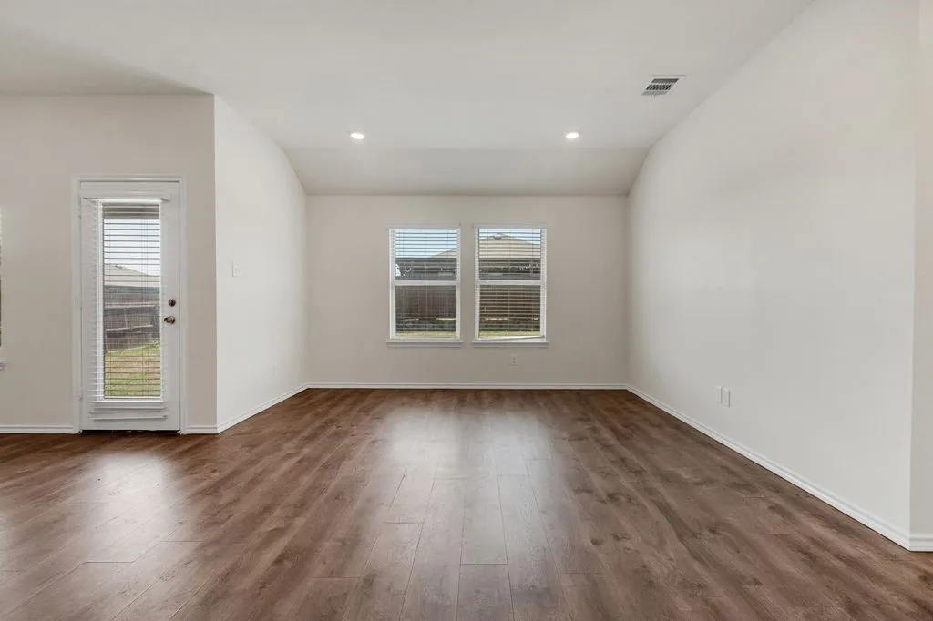 Single Family Residence For Rent in Collin County , 722 Windmill Street, Josephine, Texas 75189, 4 Bedroom, 2 Bathroom, 2 Garage spaces, 1,568 Sqft, built in 2020, mls#21295399, Real Estate Agent in Josephine, Homes For Rent in Collin county, Homes For Rent in Josephine, Realtor in Josephine Texas, Real Estate Brokerage Independent Realty Texas, Luminita Cordes Realtor
