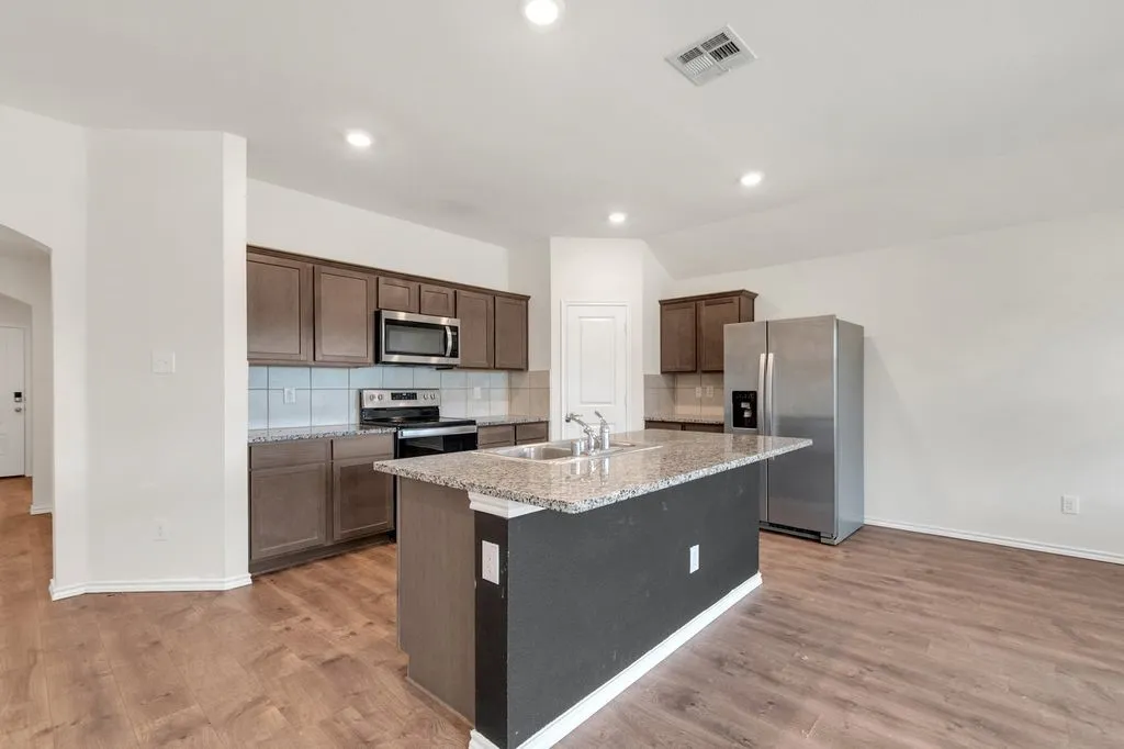 Single Family Residence For Rent in Collin County , 722 Windmill Street, Josephine, Texas 75189, 4 Bedroom, 2 Bathroom, 2 Garage spaces, 1,568 Sqft, built in 2020, mls#21295399, Real Estate Agent in Josephine, Homes For Rent in Collin county, Homes For Rent in Josephine, Realtor in Josephine Texas, Real Estate Brokerage Independent Realty Texas, Luminita Cordes Realtor