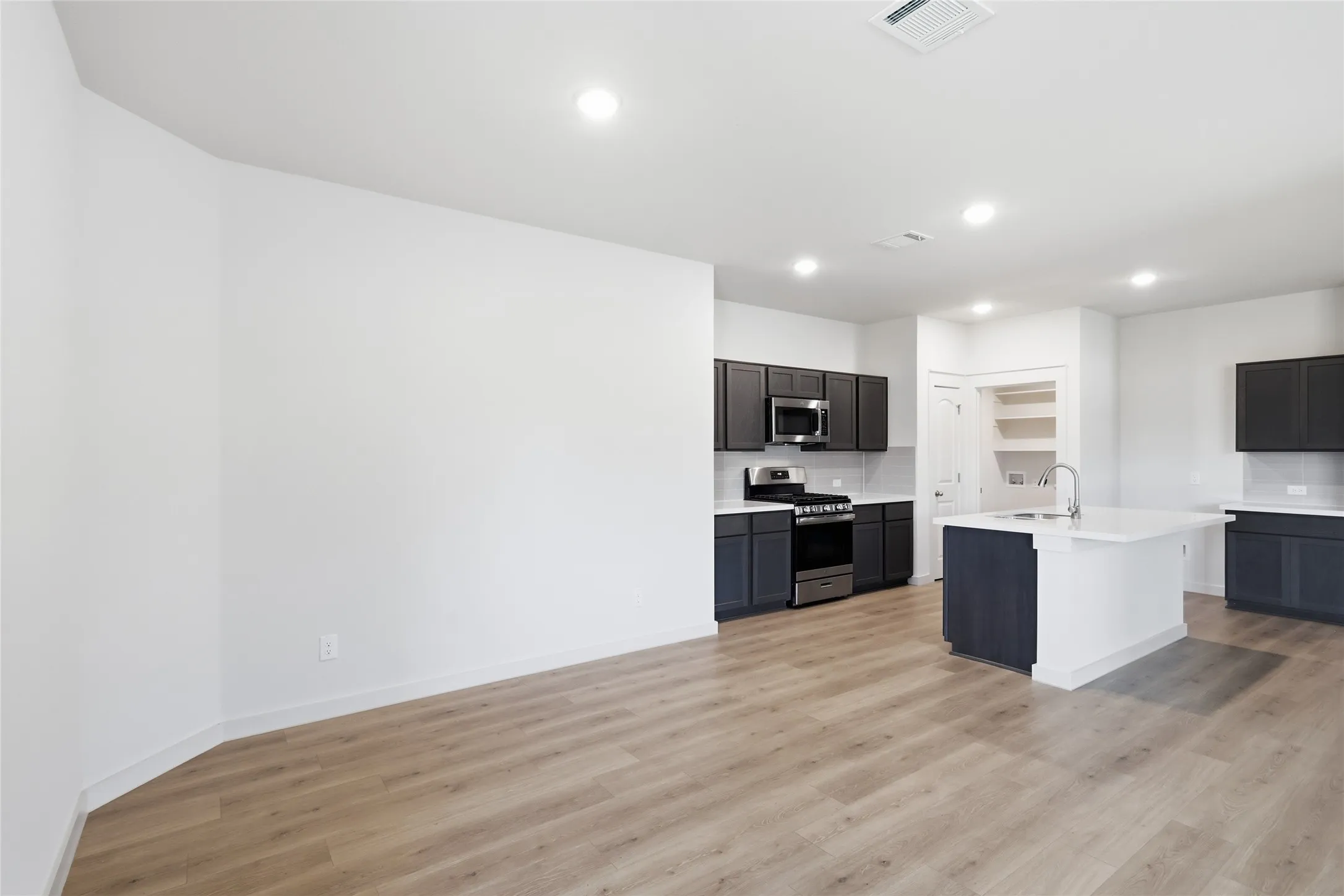 Single Family Residence For Sale in Collin County , 222 Morningside Drive, Josephine, Texas 75442, 4 Bedroom, 2 Bathroom, 2 Garage spaces, 1,809 Sqft, built in 2026, mls#21290028, Real Estate Agent in Josephine, Homes For Sale in Collin county, Homes For Sale in Josephine, Realtor in Josephine Texas, Real Estate Brokerage Independent Realty Texas, Luminita Cordes Realtor