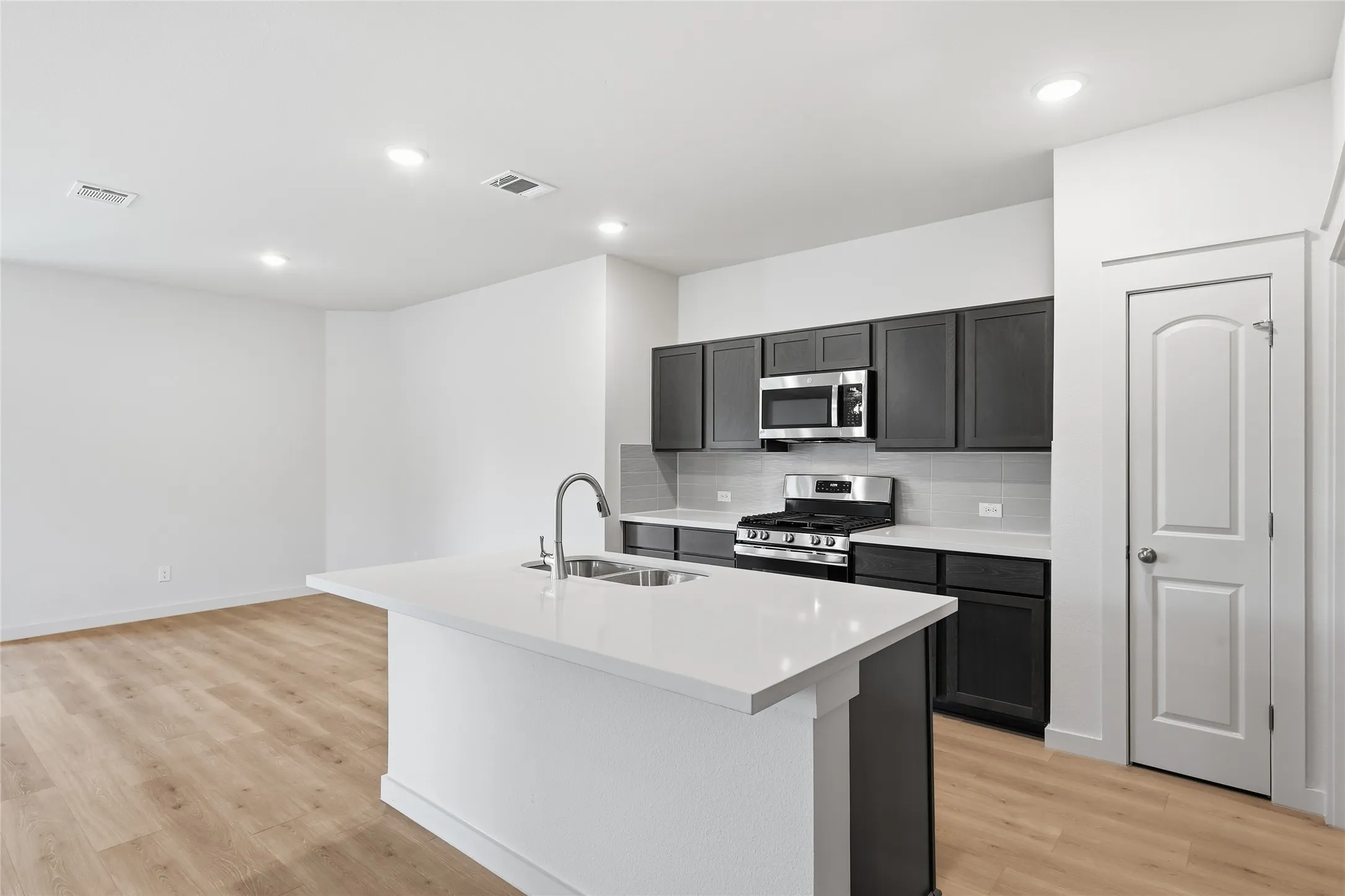 Single Family Residence For Sale in Collin County , 222 Morningside Drive, Josephine, Texas 75442, 4 Bedroom, 2 Bathroom, 2 Garage spaces, 1,809 Sqft, built in 2026, mls#21290028, Real Estate Agent in Josephine, Homes For Sale in Collin county, Homes For Sale in Josephine, Realtor in Josephine Texas, Real Estate Brokerage Independent Realty Texas, Luminita Cordes Realtor
