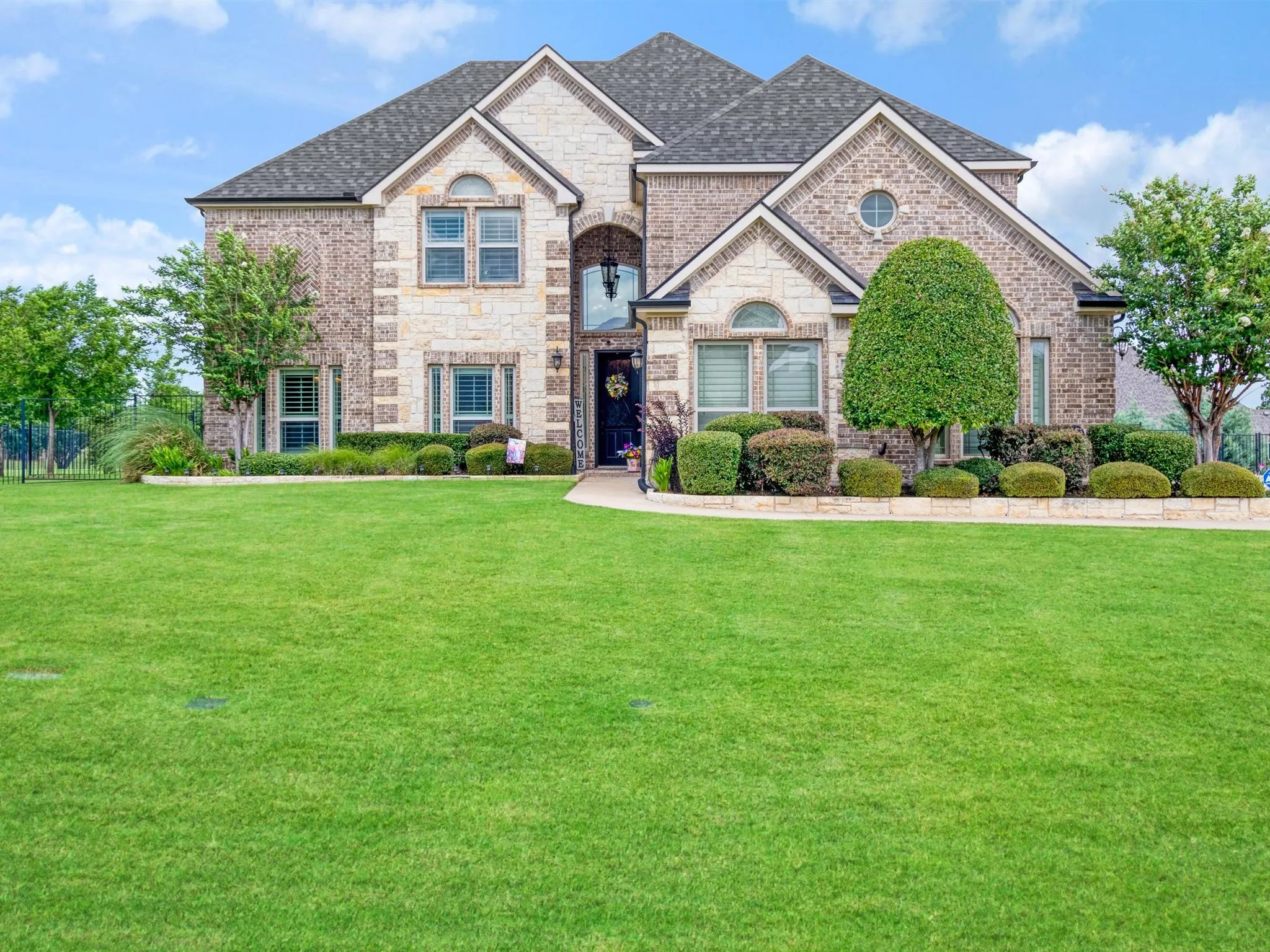 Single Family Residence For Sale in Denton County , 178 Las Colinas Trail, Cross Roads, Texas 76227, 5 Bedroom, 4 Bathroom, 3 Garage spaces, 4,513 Sqft, built in 2014, mls#21305275, Real Estate Agent in Cross Roads, Homes For Sale in Denton county, Homes For Sale in Cross Roads, Realtor in Cross Roads Texas, Real Estate Brokerage Independent Realty Texas, Luminita Cordes Realtor