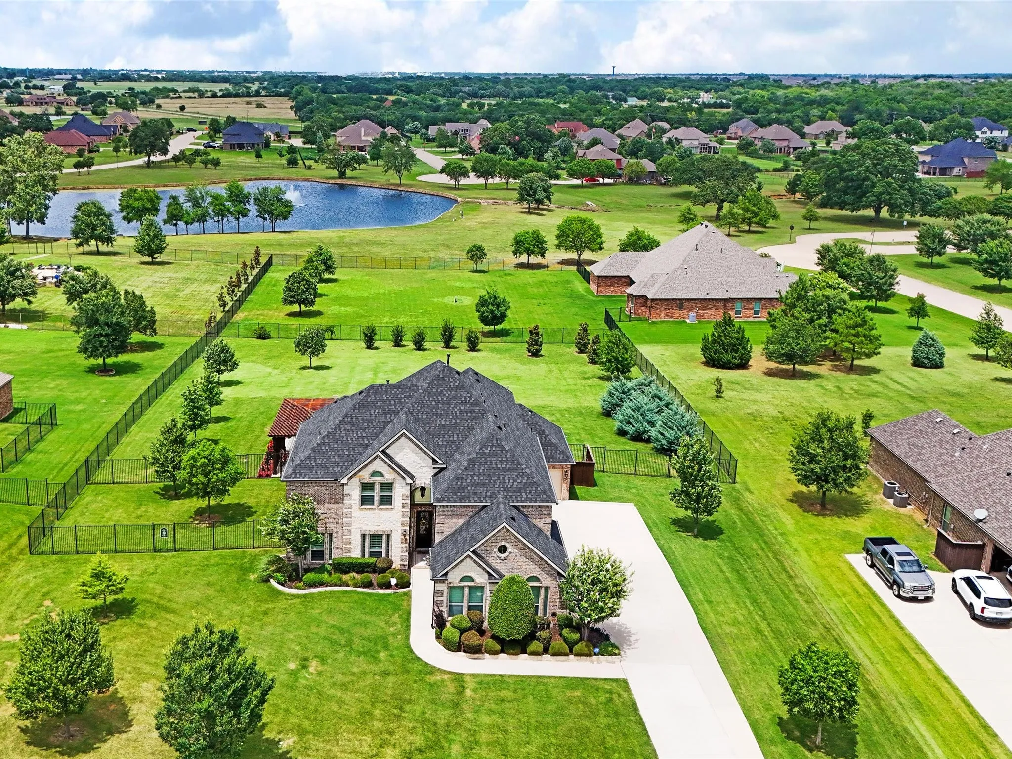 Single Family Residence For Sale in Denton County , 178 Las Colinas Trail, Cross Roads, Texas 76227, 5 Bedroom, 4 Bathroom, 3 Garage spaces, 4,513 Sqft, built in 2014, mls#21305275, Real Estate Agent in Cross Roads, Homes For Sale in Denton county, Homes For Sale in Cross Roads, Realtor in Cross Roads Texas, Real Estate Brokerage Independent Realty Texas, Luminita Cordes Realtor