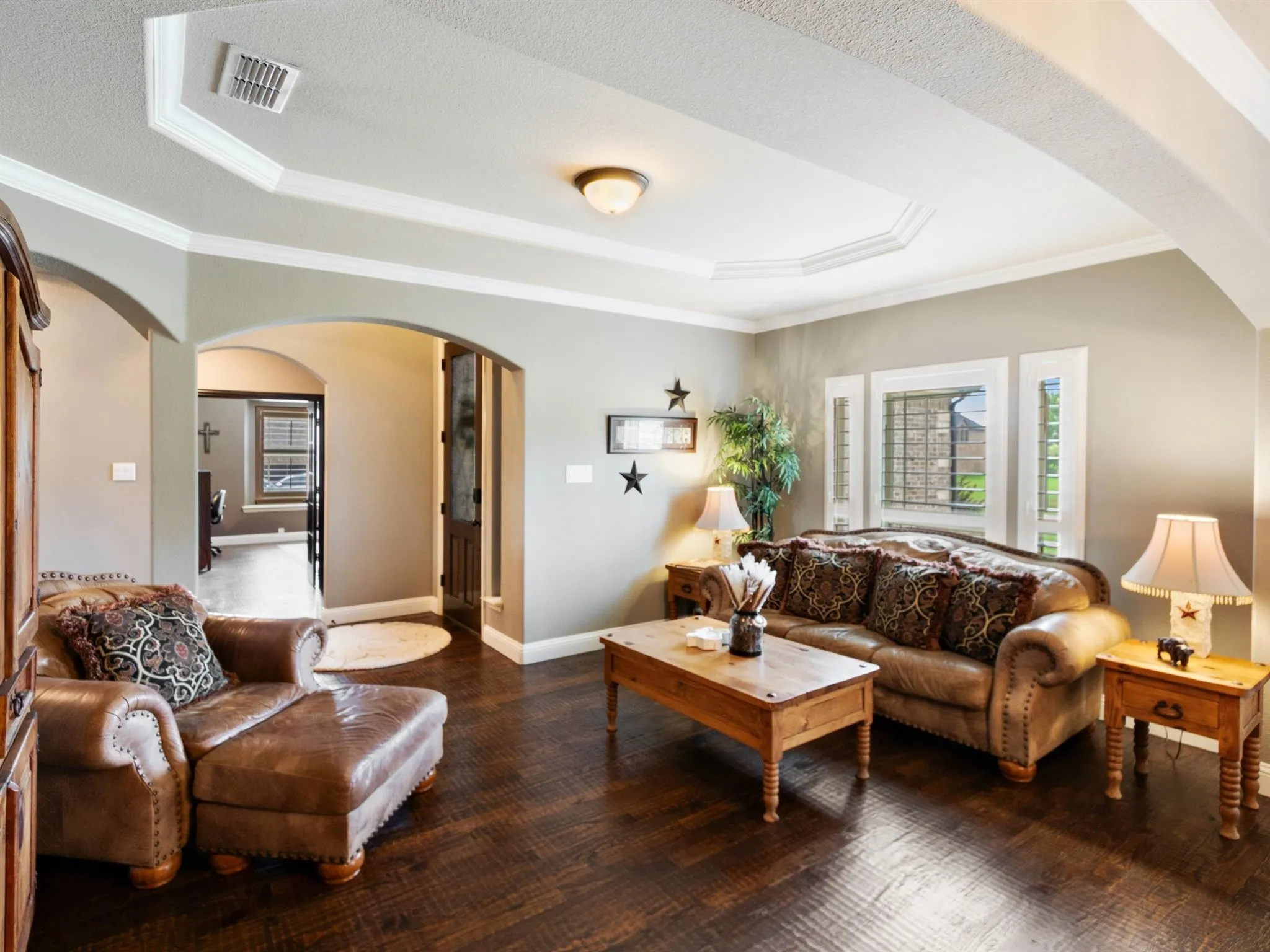 Single Family Residence For Sale in Denton County , 178 Las Colinas Trail, Cross Roads, Texas 76227, 5 Bedroom, 4 Bathroom, 3 Garage spaces, 4,513 Sqft, built in 2014, mls#21305275, Real Estate Agent in Cross Roads, Homes For Sale in Denton county, Homes For Sale in Cross Roads, Realtor in Cross Roads Texas, Real Estate Brokerage Independent Realty Texas, Luminita Cordes Realtor