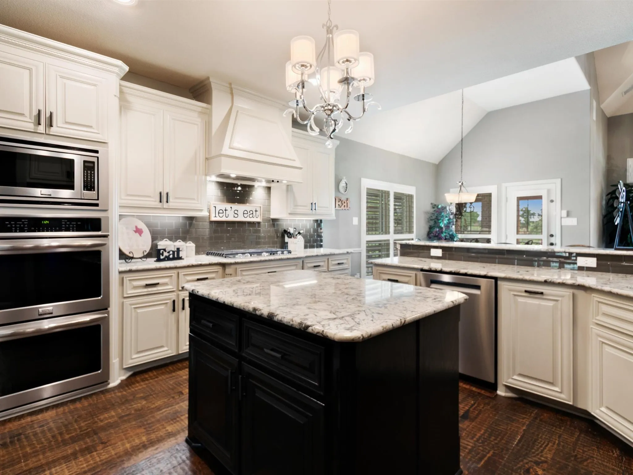 Single Family Residence For Sale in Denton County , 178 Las Colinas Trail, Cross Roads, Texas 76227, 5 Bedroom, 4 Bathroom, 3 Garage spaces, 4,513 Sqft, built in 2014, mls#21305275, Real Estate Agent in Cross Roads, Homes For Sale in Denton county, Homes For Sale in Cross Roads, Realtor in Cross Roads Texas, Real Estate Brokerage Independent Realty Texas, Luminita Cordes Realtor