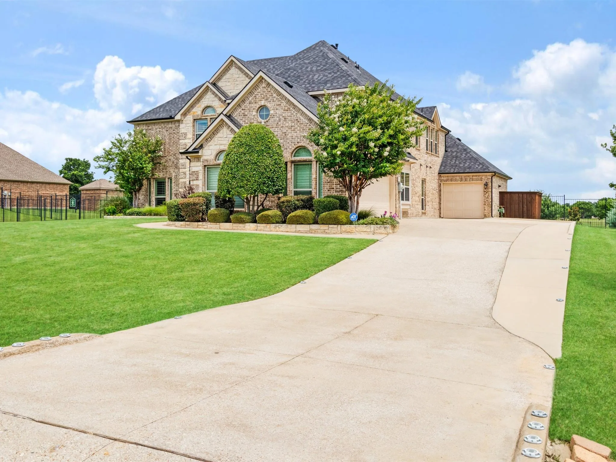 Single Family Residence For Sale in Denton County , 178 Las Colinas Trail, Cross Roads, Texas 76227, 5 Bedroom, 4 Bathroom, 3 Garage spaces, 4,513 Sqft, built in 2014, mls#21305275, Real Estate Agent in Cross Roads, Homes For Sale in Denton county, Homes For Sale in Cross Roads, Realtor in Cross Roads Texas, Real Estate Brokerage Independent Realty Texas, Luminita Cordes Realtor