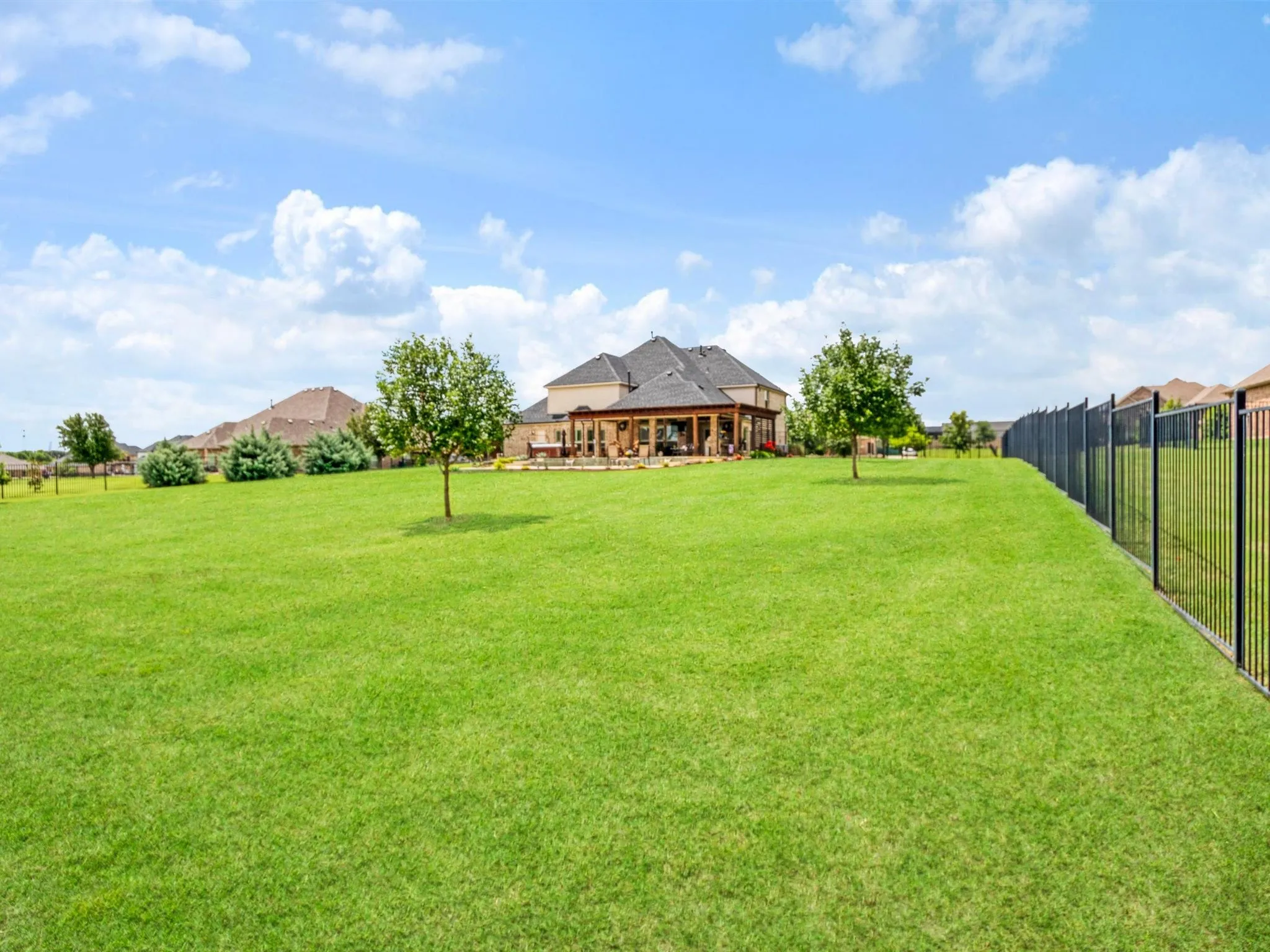 Single Family Residence For Sale in Denton County , 178 Las Colinas Trail, Cross Roads, Texas 76227, 5 Bedroom, 4 Bathroom, 3 Garage spaces, 4,513 Sqft, built in 2014, mls#21305275, Real Estate Agent in Cross Roads, Homes For Sale in Denton county, Homes For Sale in Cross Roads, Realtor in Cross Roads Texas, Real Estate Brokerage Independent Realty Texas, Luminita Cordes Realtor