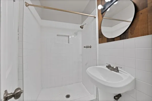 Single Family Residence For Sale in Hunt County , 4200 Templeton Street, Greenville, Texas 75401, 3 Bedroom, 2 Bathroom, Garage spaces, 1,782 Sqft, built in 1974, mls#21305361, Real Estate Agent in Greenville, Homes For Sale in Hunt county, Homes For Sale in Greenville, Realtor in Greenville Texas, Real Estate Brokerage Independent Realty Texas, Luminita Cordes Realtor