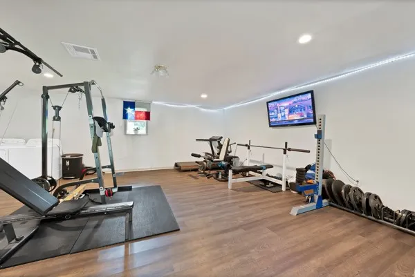 Single Family Residence For Sale in Hunt County , 4200 Templeton Street, Greenville, Texas 75401, 3 Bedroom, 2 Bathroom, Garage spaces, 1,782 Sqft, built in 1974, mls#21305361, Real Estate Agent in Greenville, Homes For Sale in Hunt county, Homes For Sale in Greenville, Realtor in Greenville Texas, Real Estate Brokerage Independent Realty Texas, Luminita Cordes Realtor