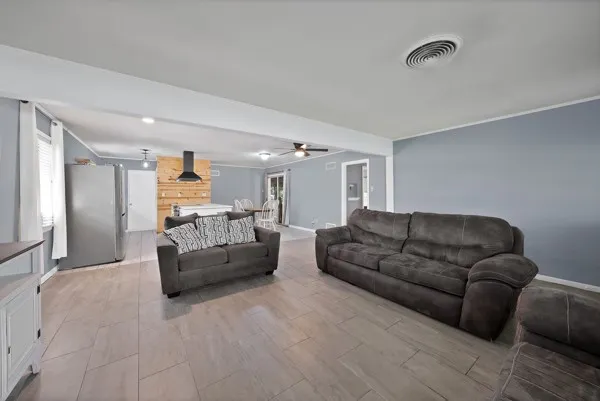 Single Family Residence For Sale in Hunt County , 4200 Templeton Street, Greenville, Texas 75401, 3 Bedroom, 2 Bathroom, Garage spaces, 1,782 Sqft, built in 1974, mls#21305361, Real Estate Agent in Greenville, Homes For Sale in Hunt county, Homes For Sale in Greenville, Realtor in Greenville Texas, Real Estate Brokerage Independent Realty Texas, Luminita Cordes Realtor