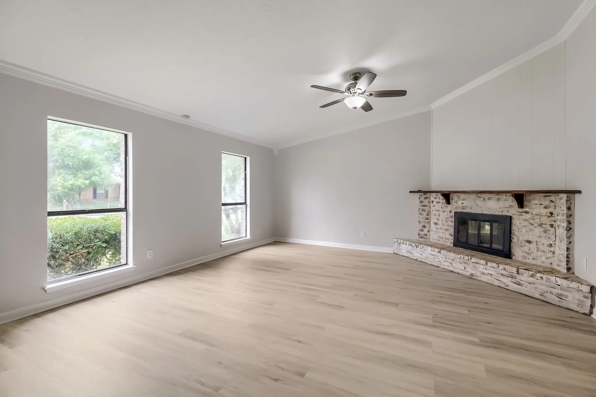 Single Family Residence For Sale in Collin County , 1200 Creekwood Court, Allen, Texas 75002, 3 Bedroom, 2 Bathroom, 2 Garage spaces, 1,521 Sqft, built in 1981, mls#21225037, Real Estate Agent in Allen, Homes For Sale in Collin county, Homes For Sale in Allen, Realtor in Allen Texas, Real Estate Brokerage Independent Realty Texas, Luminita Cordes Realtor