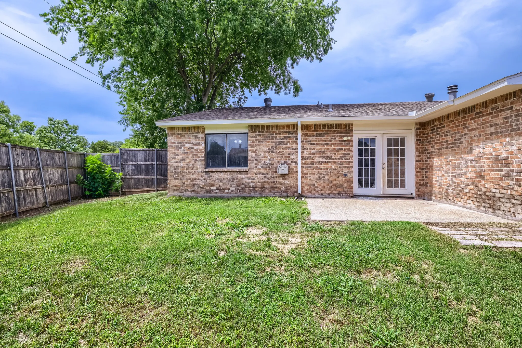 Single Family Residence For Sale in Collin County , 1200 Creekwood Court, Allen, Texas 75002, 3 Bedroom, 2 Bathroom, 2 Garage spaces, 1,521 Sqft, built in 1981, mls#21225037, Real Estate Agent in Allen, Homes For Sale in Collin county, Homes For Sale in Allen, Realtor in Allen Texas, Real Estate Brokerage Independent Realty Texas, Luminita Cordes Realtor