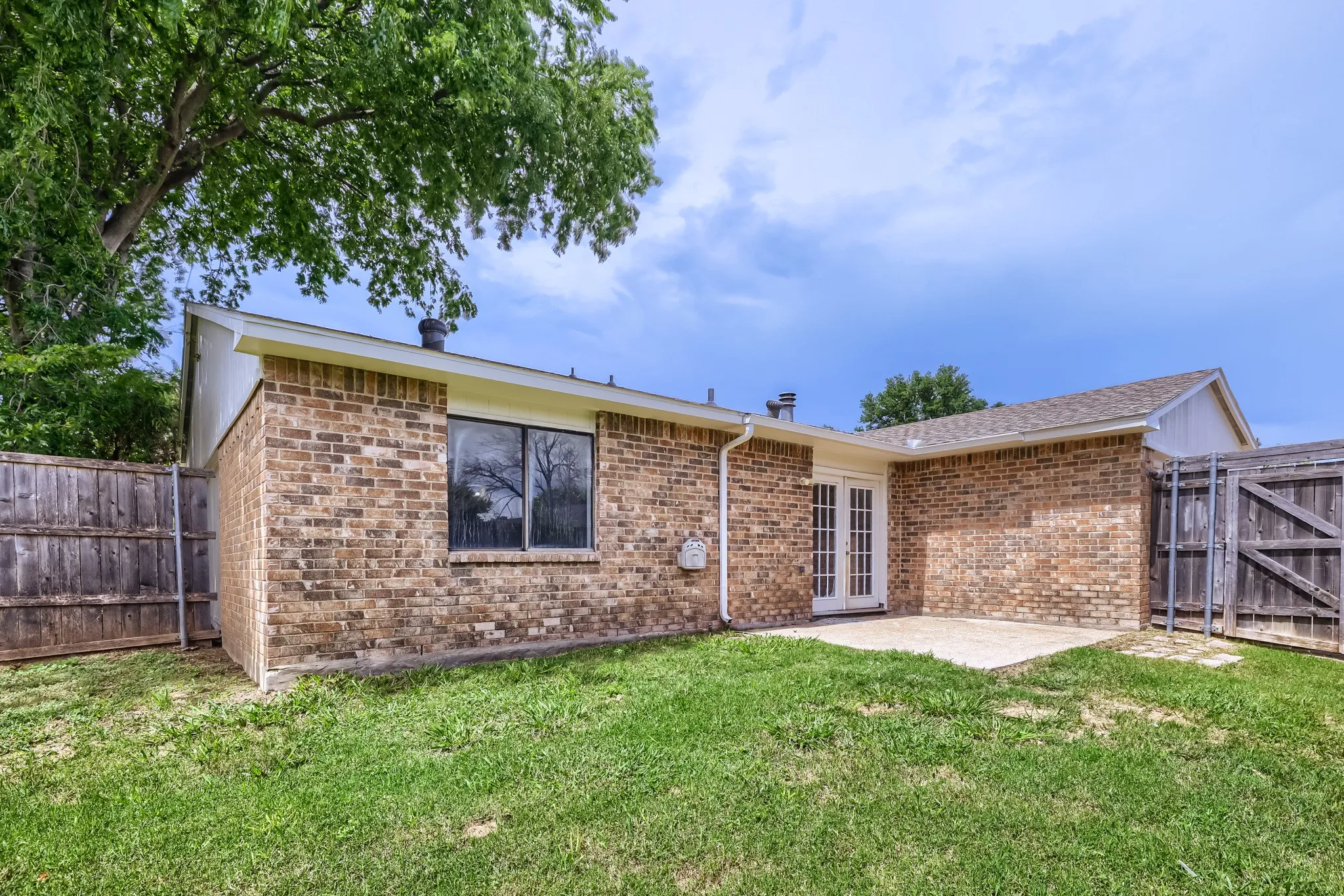 Single Family Residence For Sale in Collin County , 1200 Creekwood Court, Allen, Texas 75002, 3 Bedroom, 2 Bathroom, 2 Garage spaces, 1,521 Sqft, built in 1981, mls#21225037, Real Estate Agent in Allen, Homes For Sale in Collin county, Homes For Sale in Allen, Realtor in Allen Texas, Real Estate Brokerage Independent Realty Texas, Luminita Cordes Realtor