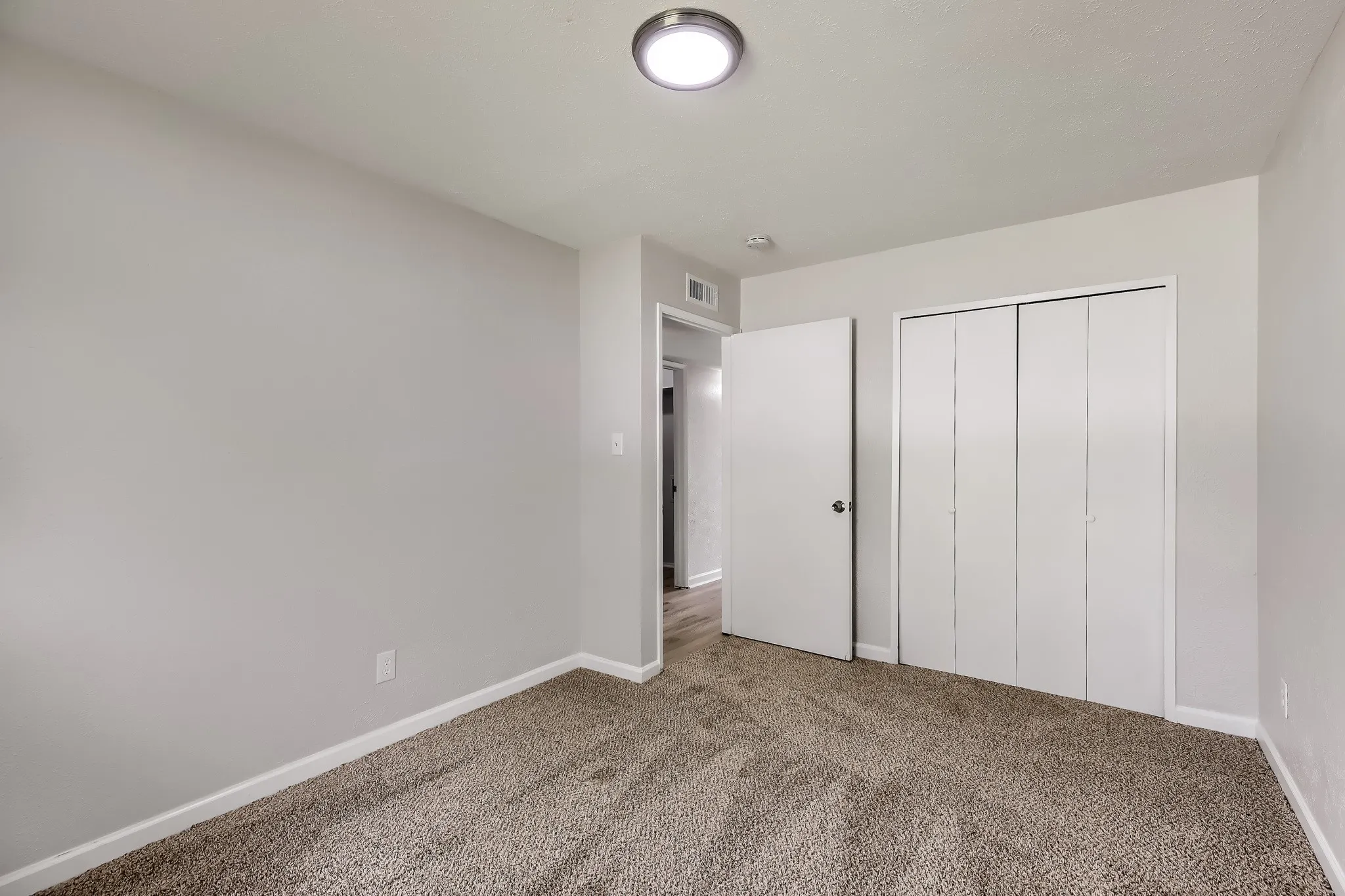 Single Family Residence For Sale in Collin County , 1200 Creekwood Court, Allen, Texas 75002, 3 Bedroom, 2 Bathroom, 2 Garage spaces, 1,521 Sqft, built in 1981, mls#21225037, Real Estate Agent in Allen, Homes For Sale in Collin county, Homes For Sale in Allen, Realtor in Allen Texas, Real Estate Brokerage Independent Realty Texas, Luminita Cordes Realtor