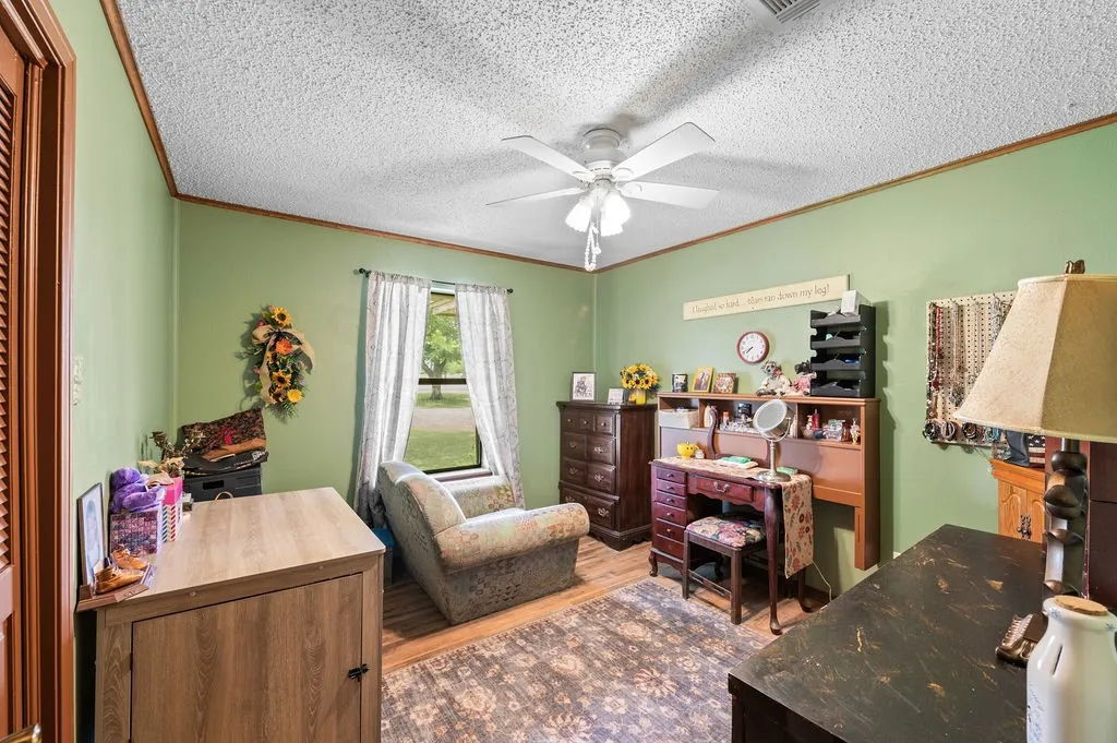 Single Family Residence For Sale in Hopkins County , 882 Farm Road 1537, Sulphur Springs, Texas 75482, 3 Bedroom, 2 Bathroom, 1 Garage spaces, 1,854 Sqft, built in 1979, mls#21305365, Real Estate Agent in Sulphur Springs, Homes For Sale in Hopkins county, Homes For Sale in Sulphur Springs, Realtor in Sulphur Springs Texas, Real Estate Brokerage Independent Realty Texas, Luminita Cordes Realtor