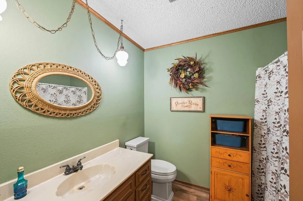 Single Family Residence For Sale in Hopkins County , 882 Farm Road 1537, Sulphur Springs, Texas 75482, 3 Bedroom, 2 Bathroom, 1 Garage spaces, 1,854 Sqft, built in 1979, mls#21305365, Real Estate Agent in Sulphur Springs, Homes For Sale in Hopkins county, Homes For Sale in Sulphur Springs, Realtor in Sulphur Springs Texas, Real Estate Brokerage Independent Realty Texas, Luminita Cordes Realtor