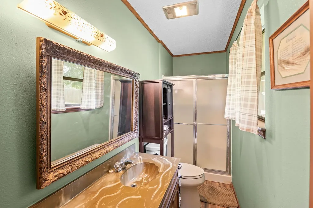 Single Family Residence For Sale in Hopkins County , 882 Farm Road 1537, Sulphur Springs, Texas 75482, 3 Bedroom, 2 Bathroom, 1 Garage spaces, 1,854 Sqft, built in 1979, mls#21305365, Real Estate Agent in Sulphur Springs, Homes For Sale in Hopkins county, Homes For Sale in Sulphur Springs, Realtor in Sulphur Springs Texas, Real Estate Brokerage Independent Realty Texas, Luminita Cordes Realtor