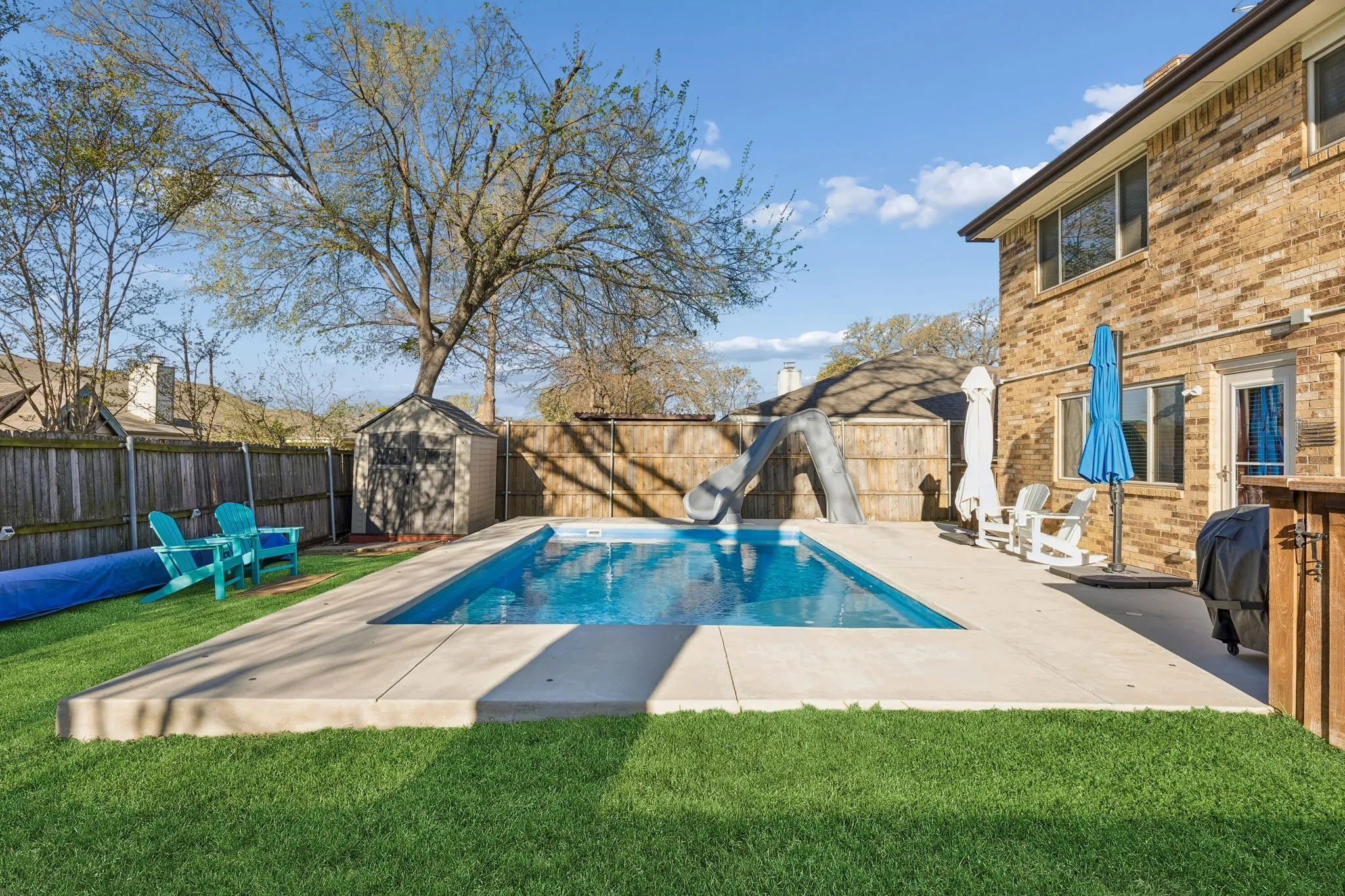 Single Family Residence For Sale in Tarrant County , 304 Lark Lane, Euless, Texas 76039, 4 Bedroom, 3 Bathroom, 2 Garage spaces, 2,323 Sqft, built in 1983, mls#21305307, Real Estate Agent in Euless, Homes For Sale in Tarrant county, Homes For Sale in Euless, Realtor in Euless Texas, Real Estate Brokerage Independent Realty Texas, Luminita Cordes Realtor