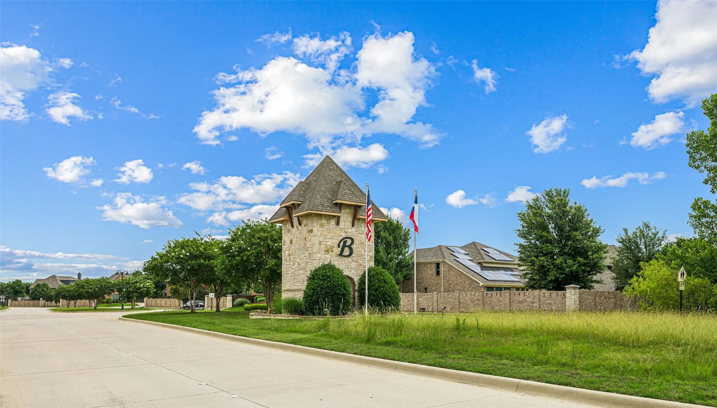Single Family Residence For Sale in Denton County , 1374 Sandhurst Drive, Roanoke, Texas 76262, 4 Bedroom, 3 Bathroom, 2 Garage spaces, 3,073 Sqft, built in 2014, mls#21304535, Real Estate Agent in Roanoke, Homes For Sale in Denton county, Homes For Sale in Roanoke, Realtor in Roanoke Texas, Real Estate Brokerage Independent Realty Texas, Luminita Cordes Realtor