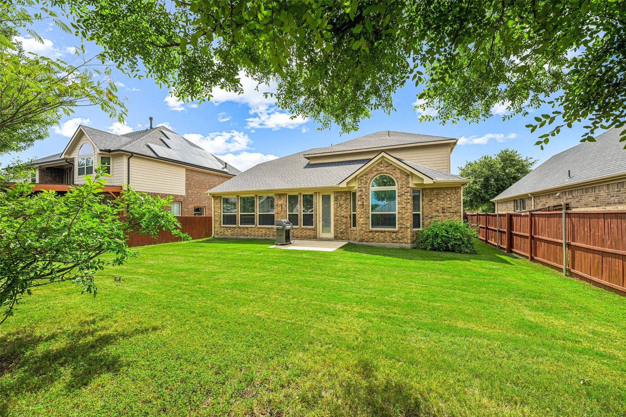 Single Family Residence For Sale in Denton County , 1374 Sandhurst Drive, Roanoke, Texas 76262, 4 Bedroom, 3 Bathroom, 2 Garage spaces, 3,073 Sqft, built in 2014, mls#21304535, Real Estate Agent in Roanoke, Homes For Sale in Denton county, Homes For Sale in Roanoke, Realtor in Roanoke Texas, Real Estate Brokerage Independent Realty Texas, Luminita Cordes Realtor