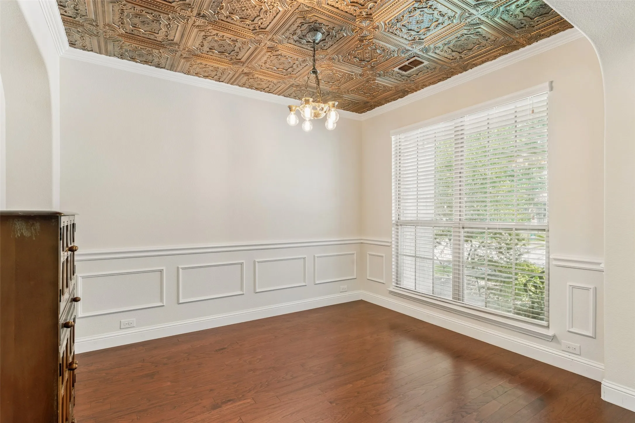 Single Family Residence For Sale in Denton County , 1374 Sandhurst Drive, Roanoke, Texas 76262, 4 Bedroom, 3 Bathroom, 2 Garage spaces, 3,073 Sqft, built in 2014, mls#21304535, Real Estate Agent in Roanoke, Homes For Sale in Denton county, Homes For Sale in Roanoke, Realtor in Roanoke Texas, Real Estate Brokerage Independent Realty Texas, Luminita Cordes Realtor