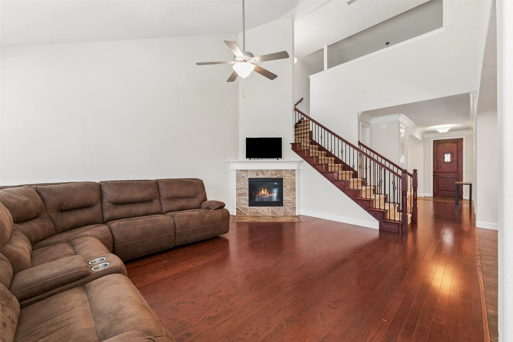 Single Family Residence For Sale in Denton County , 1374 Sandhurst Drive, Roanoke, Texas 76262, 4 Bedroom, 3 Bathroom, 2 Garage spaces, 3,073 Sqft, built in 2014, mls#21304535, Real Estate Agent in Roanoke, Homes For Sale in Denton county, Homes For Sale in Roanoke, Realtor in Roanoke Texas, Real Estate Brokerage Independent Realty Texas, Luminita Cordes Realtor