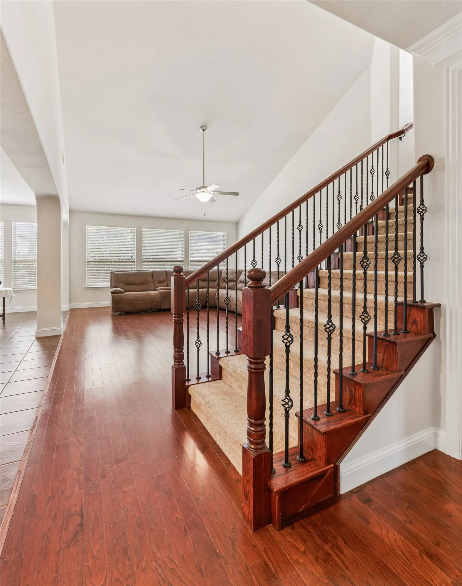 Single Family Residence For Sale in Denton County , 1374 Sandhurst Drive, Roanoke, Texas 76262, 4 Bedroom, 3 Bathroom, 2 Garage spaces, 3,073 Sqft, built in 2014, mls#21304535, Real Estate Agent in Roanoke, Homes For Sale in Denton county, Homes For Sale in Roanoke, Realtor in Roanoke Texas, Real Estate Brokerage Independent Realty Texas, Luminita Cordes Realtor