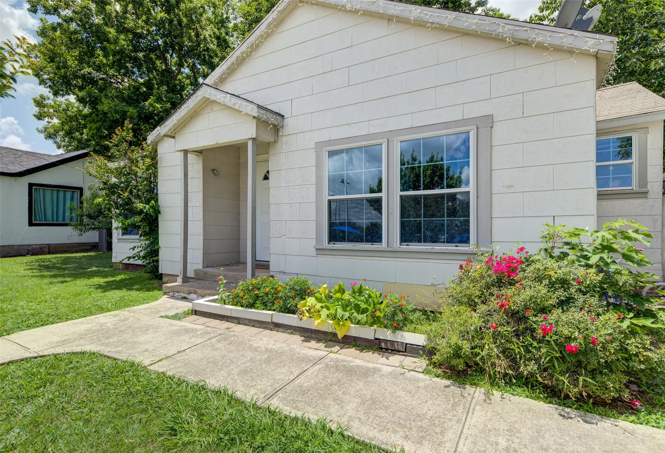 Single Family Residence For Sale in Wise County , 307 N Miller Street, Decatur, Texas 76234, 3 Bedroom, 1 Bathroom, Garage spaces, 1,145 Sqft, built in 1940, mls#21303088, Real Estate Agent in Decatur, Homes For Sale in Wise county, Homes For Sale in Decatur, Realtor in Decatur Texas, Real Estate Brokerage Independent Realty Texas, Luminita Cordes Realtor