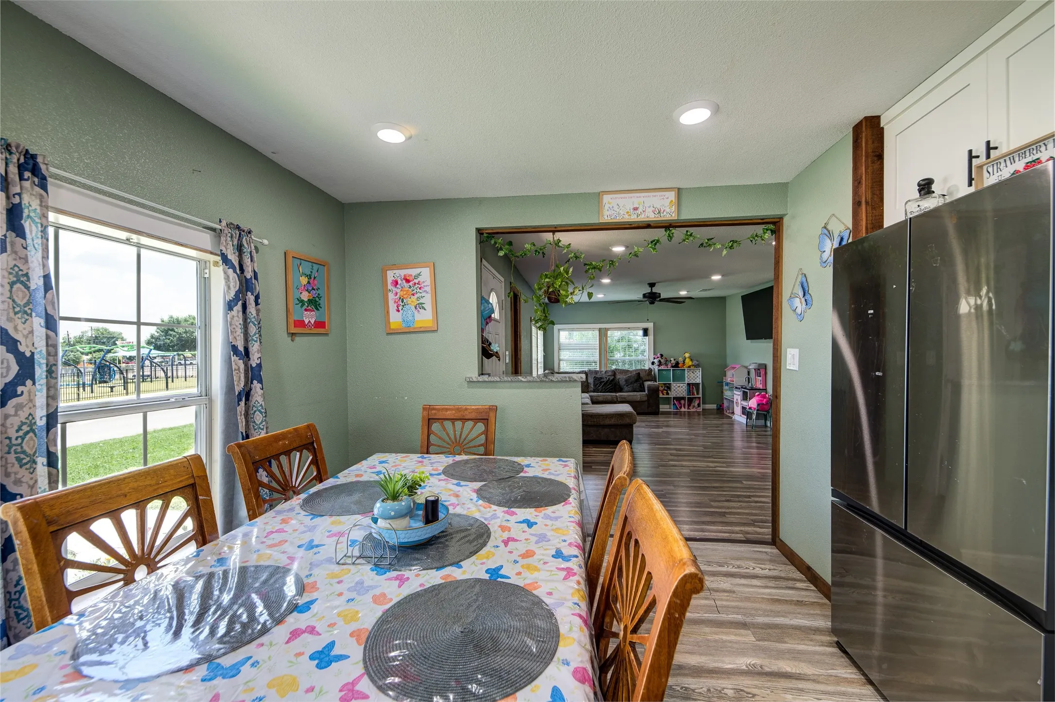 Single Family Residence For Sale in Wise County , 307 N Miller Street, Decatur, Texas 76234, 3 Bedroom, 1 Bathroom, Garage spaces, 1,145 Sqft, built in 1940, mls#21303088, Real Estate Agent in Decatur, Homes For Sale in Wise county, Homes For Sale in Decatur, Realtor in Decatur Texas, Real Estate Brokerage Independent Realty Texas, Luminita Cordes Realtor