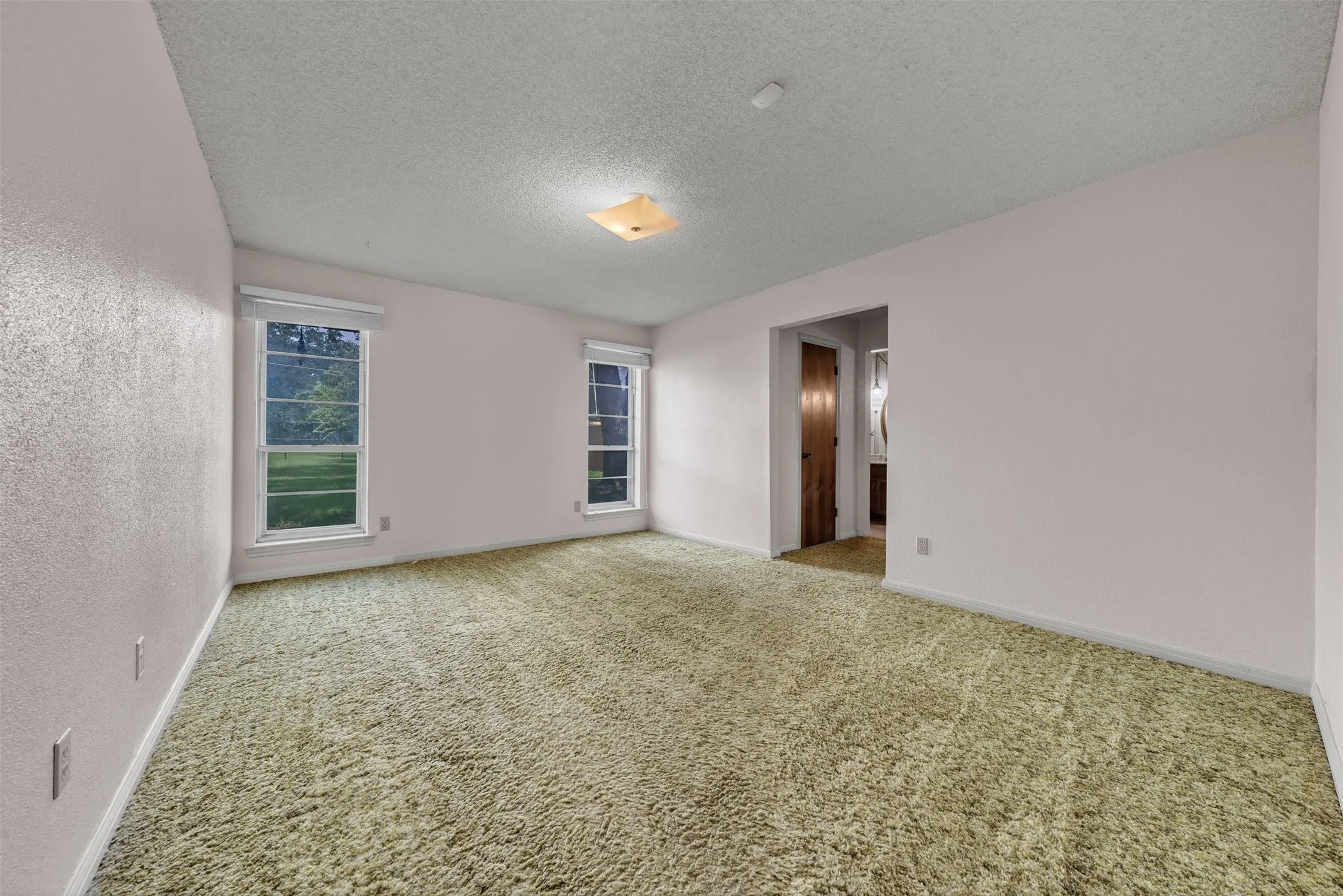 Single Family Residence For Sale in Tarrant County , 205 Mountain View Drive, Azle, Texas 76020, 3 Bedroom, 2 Bathroom, 2 Garage spaces, 1,484 Sqft, built in 1978, mls#21304704, Real Estate Agent in Azle, Homes For Sale in Tarrant county, Homes For Sale in Azle, Realtor in Azle Texas, Real Estate Brokerage Independent Realty Texas, Luminita Cordes Realtor