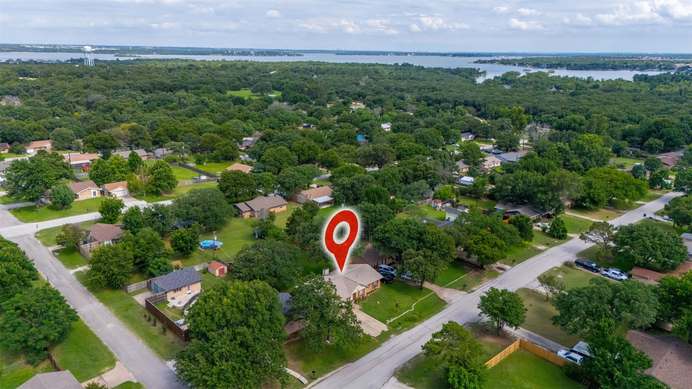 Single Family Residence For Sale in Tarrant County , 205 Mountain View Drive, Azle, Texas 76020, 3 Bedroom, 2 Bathroom, 2 Garage spaces, 1,484 Sqft, built in 1978, mls#21304704, Real Estate Agent in Azle, Homes For Sale in Tarrant county, Homes For Sale in Azle, Realtor in Azle Texas, Real Estate Brokerage Independent Realty Texas, Luminita Cordes Realtor