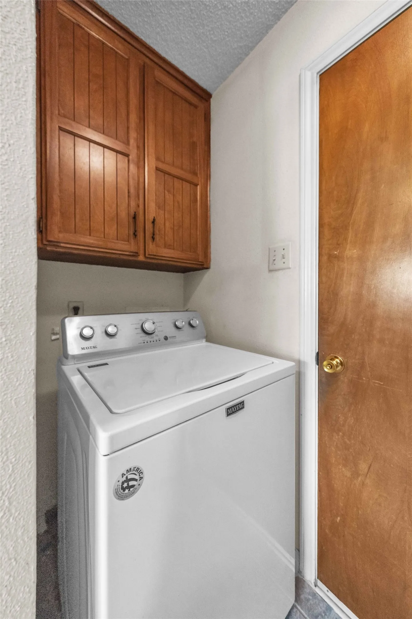 Single Family Residence For Sale in Tarrant County , 205 Mountain View Drive, Azle, Texas 76020, 3 Bedroom, 2 Bathroom, 2 Garage spaces, 1,484 Sqft, built in 1978, mls#21304704, Real Estate Agent in Azle, Homes For Sale in Tarrant county, Homes For Sale in Azle, Realtor in Azle Texas, Real Estate Brokerage Independent Realty Texas, Luminita Cordes Realtor