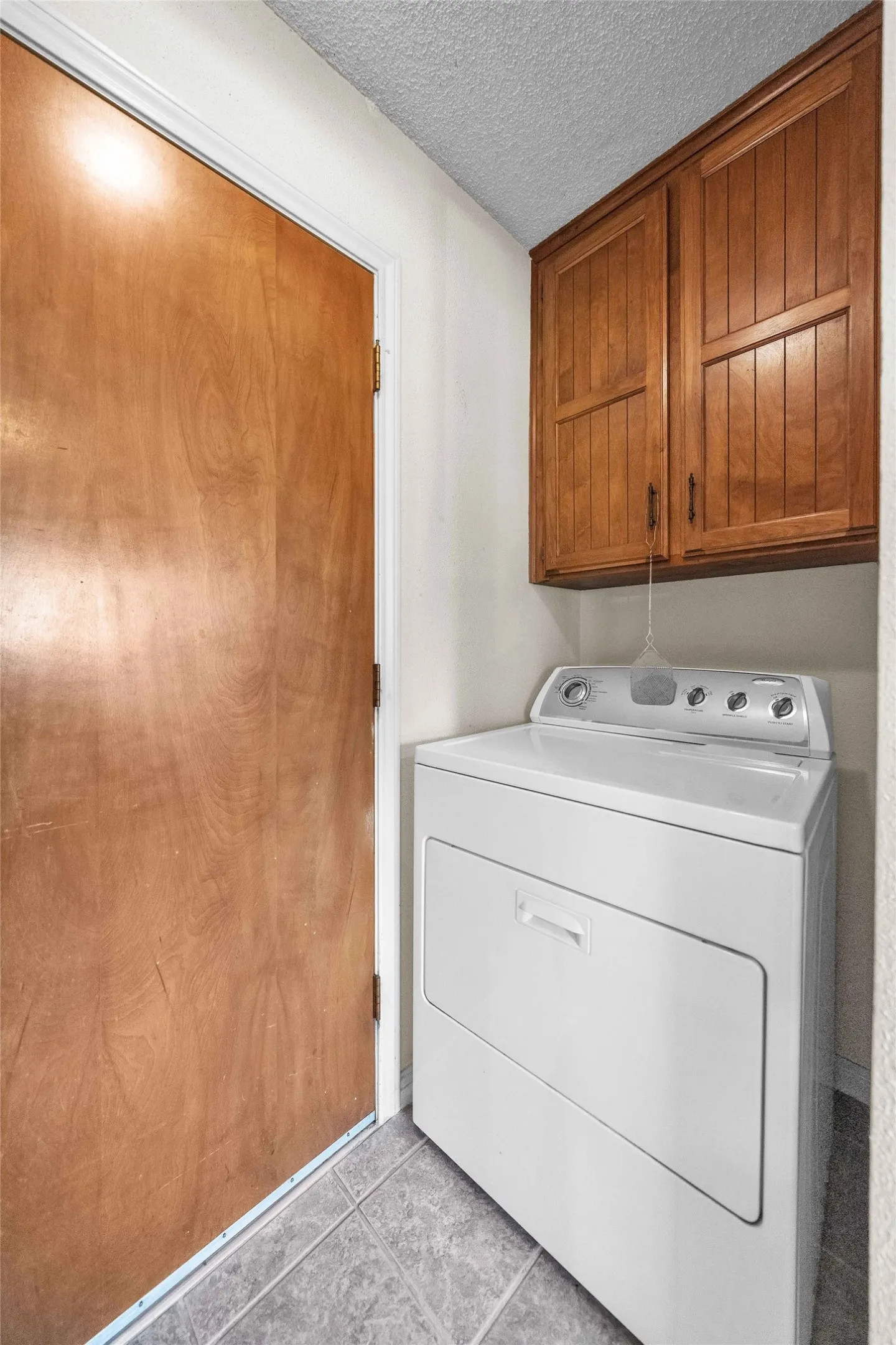Single Family Residence For Sale in Tarrant County , 205 Mountain View Drive, Azle, Texas 76020, 3 Bedroom, 2 Bathroom, 2 Garage spaces, 1,484 Sqft, built in 1978, mls#21304704, Real Estate Agent in Azle, Homes For Sale in Tarrant county, Homes For Sale in Azle, Realtor in Azle Texas, Real Estate Brokerage Independent Realty Texas, Luminita Cordes Realtor