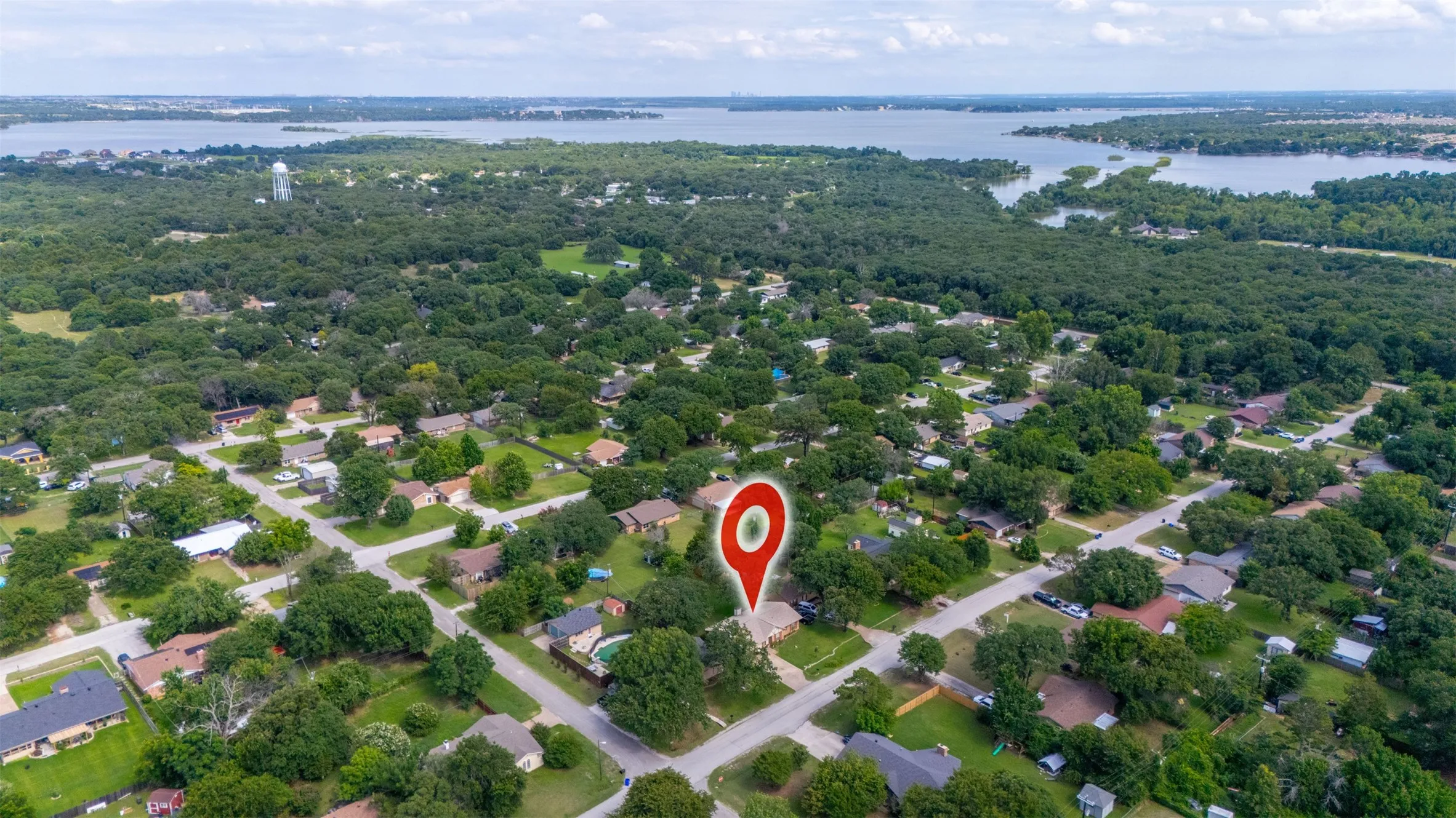 Single Family Residence For Sale in Tarrant County , 205 Mountain View Drive, Azle, Texas 76020, 3 Bedroom, 2 Bathroom, 2 Garage spaces, 1,484 Sqft, built in 1978, mls#21304704, Real Estate Agent in Azle, Homes For Sale in Tarrant county, Homes For Sale in Azle, Realtor in Azle Texas, Real Estate Brokerage Independent Realty Texas, Luminita Cordes Realtor