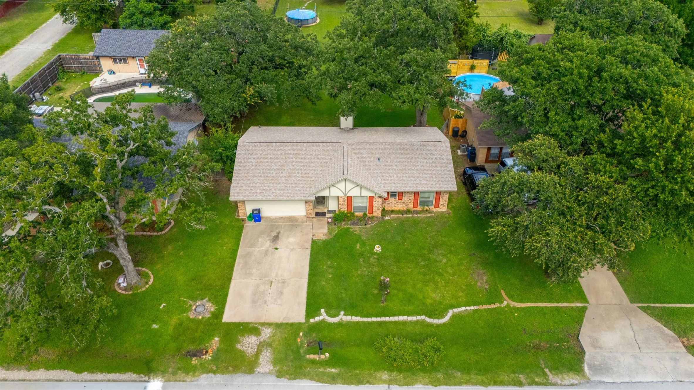 Single Family Residence For Sale in Tarrant County , 205 Mountain View Drive, Azle, Texas 76020, 3 Bedroom, 2 Bathroom, 2 Garage spaces, 1,484 Sqft, built in 1978, mls#21304704, Real Estate Agent in Azle, Homes For Sale in Tarrant county, Homes For Sale in Azle, Realtor in Azle Texas, Real Estate Brokerage Independent Realty Texas, Luminita Cordes Realtor